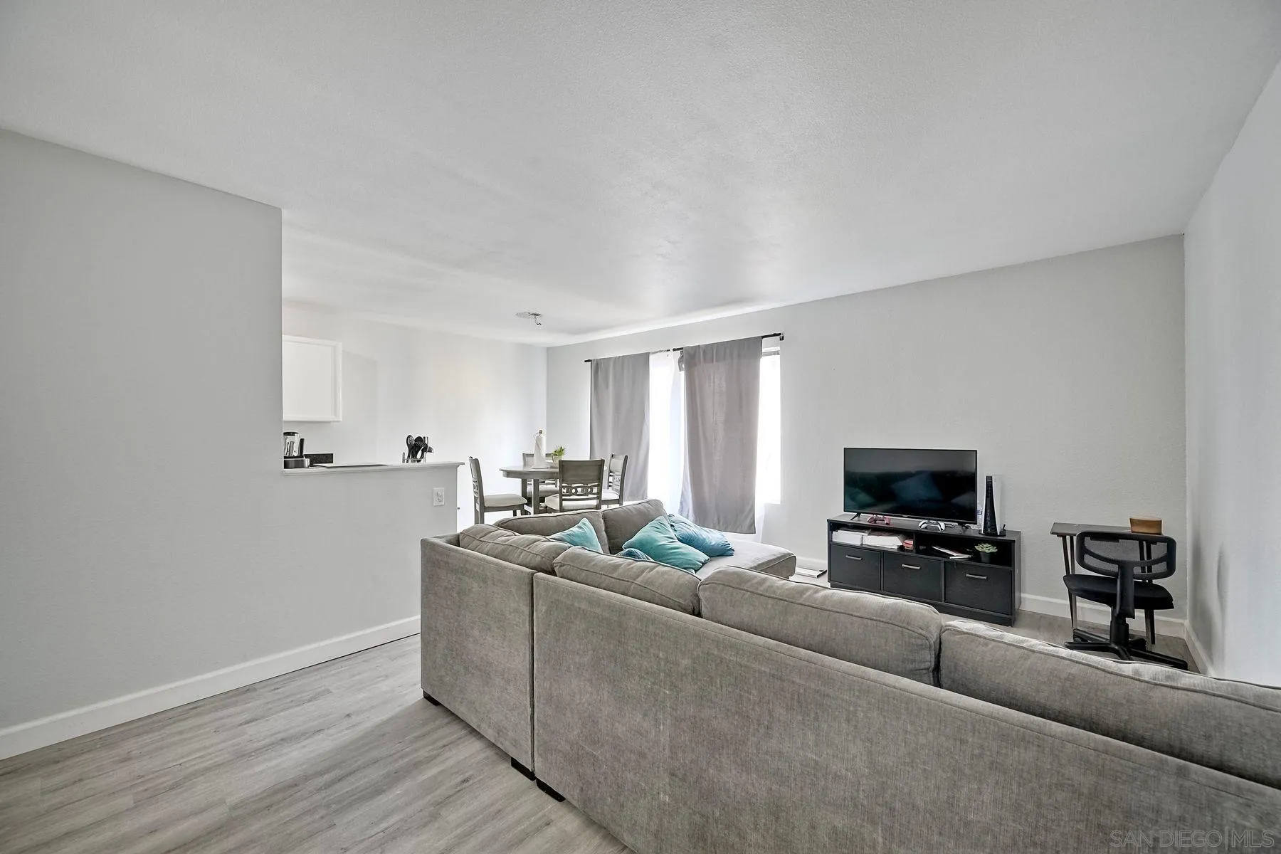 Photo #4: 250038096 Listing 