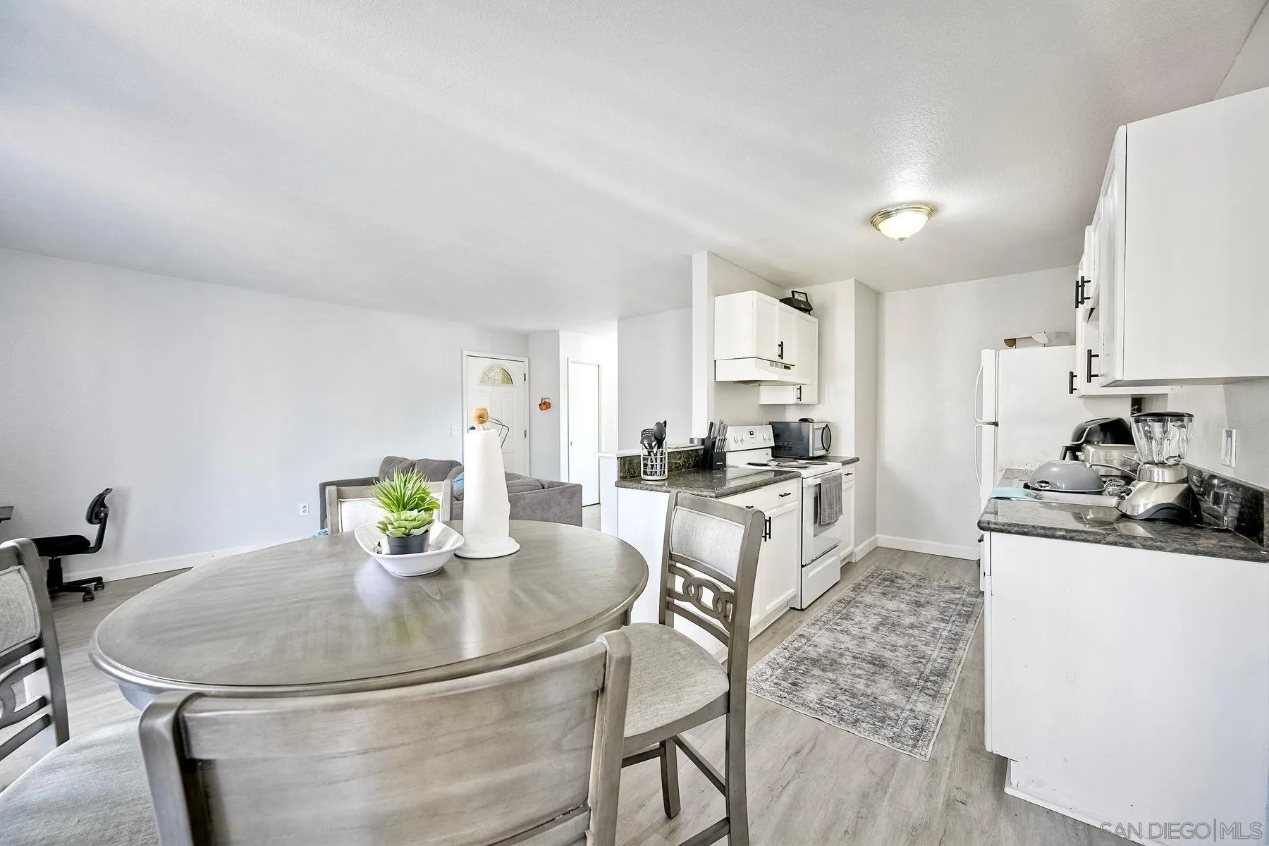 Photo #8: 250038096 Listing: Photo #8