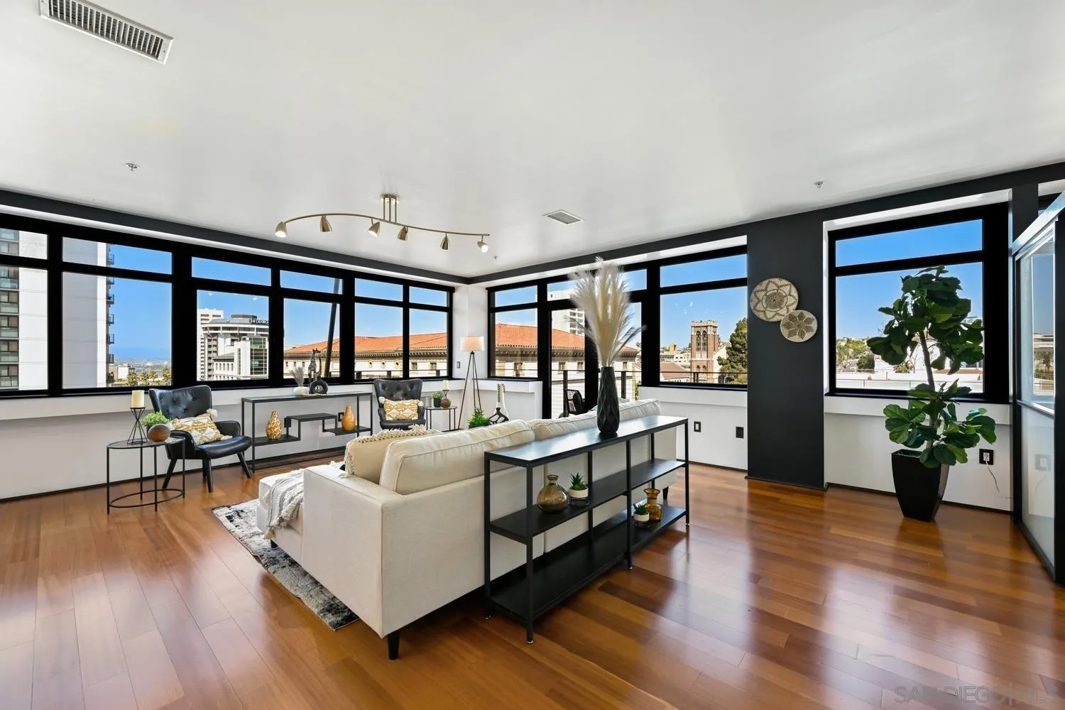 Photo #2: 250038099 Listing 