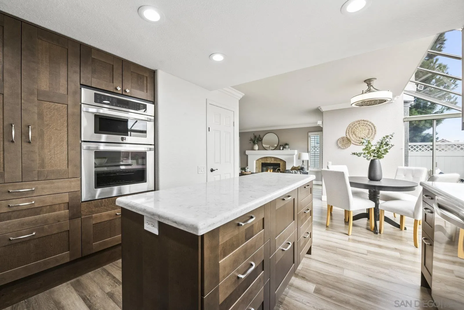 https://cdn.realtyfeed.com/cdn/127/250038101/07bcdab31bf3faf898aaa5747e59e355.webp