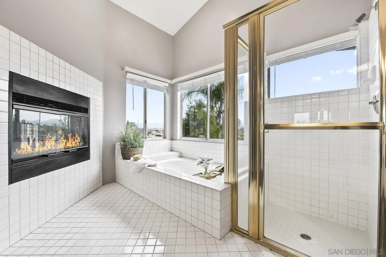 https://cdn.realtyfeed.com/cdn/127/250038101/094c6091a05cd69c781d40d98cf15e15.webp