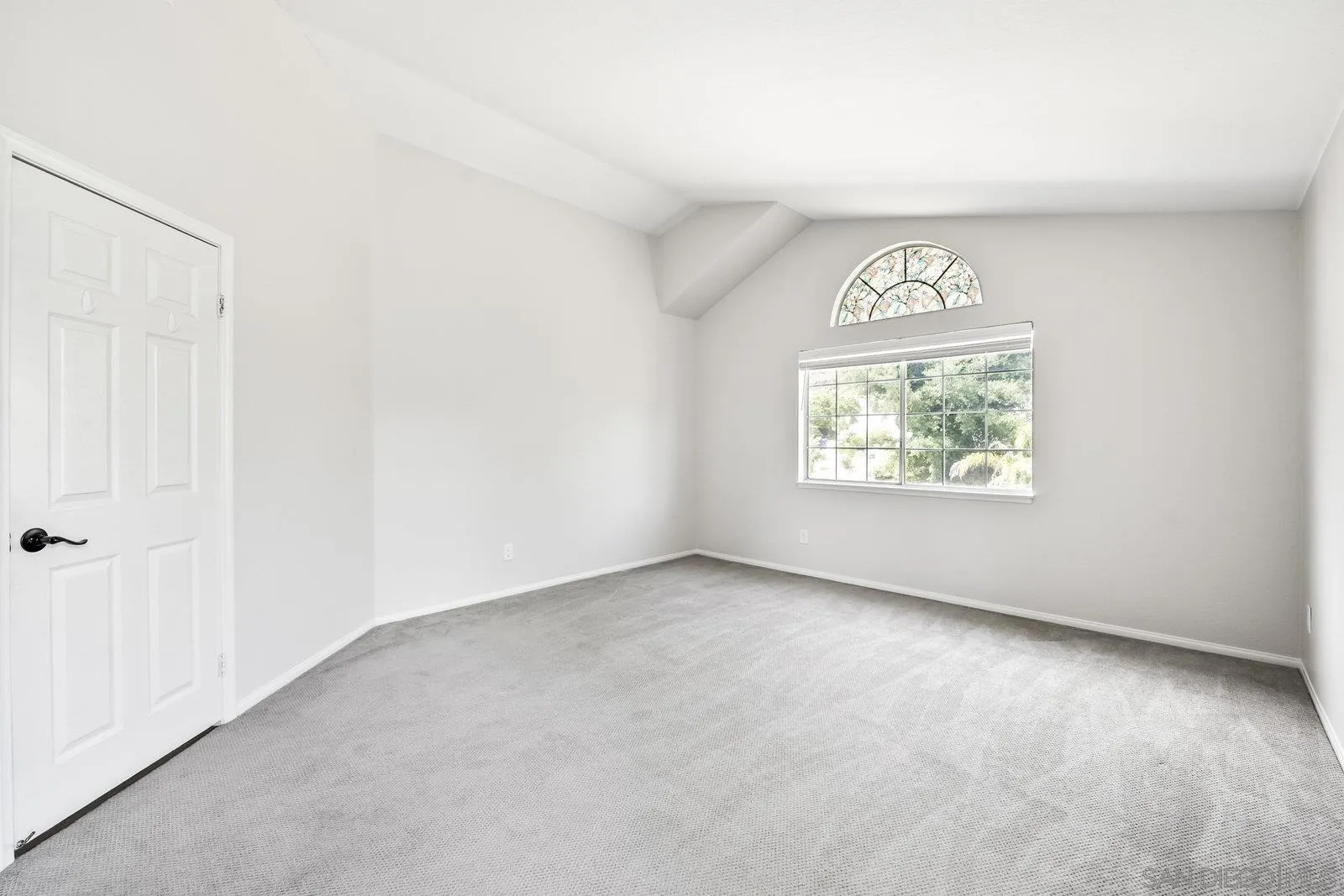 https://cdn.realtyfeed.com/cdn/127/250038101/394887f5435d3544285815e471565546.webp