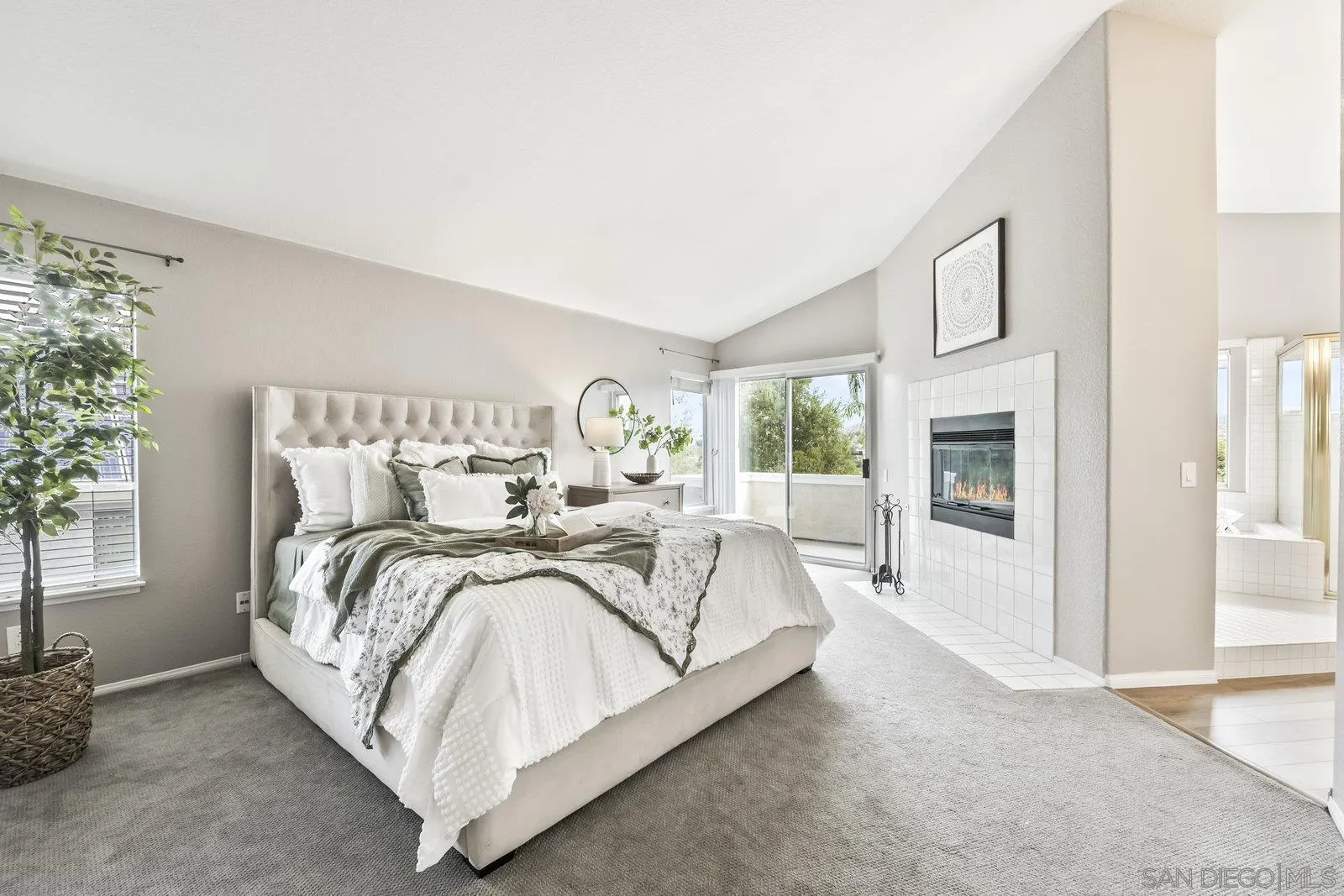 https://cdn.realtyfeed.com/cdn/127/250038101/73a109722c833dc7bdc77bbe0be67625.webp