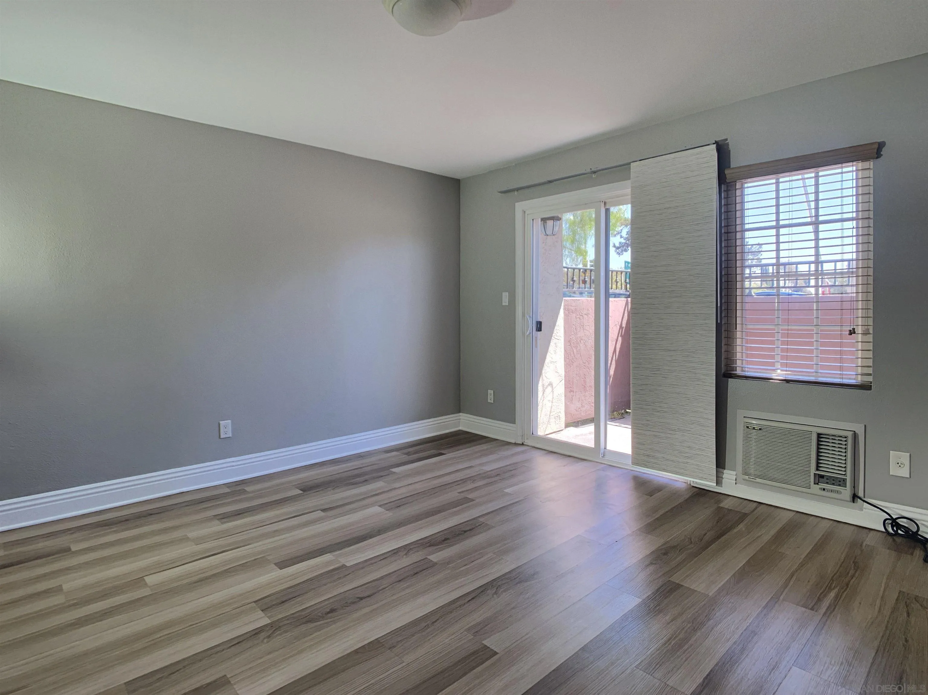 https://cdn.realtyfeed.com/cdn/127/250038103/0774d4f3a06f3971b40cda7647bee3e5.webp