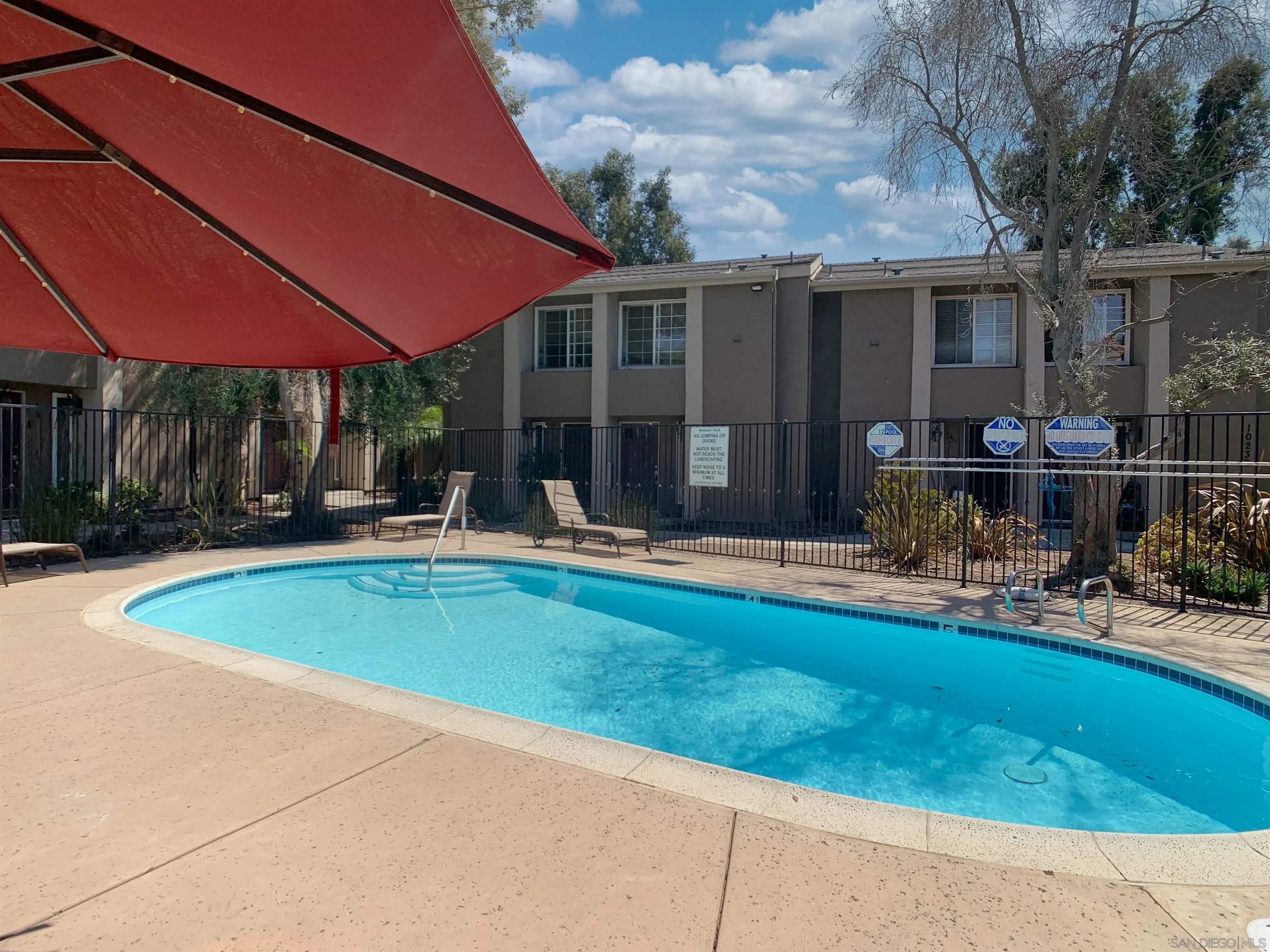 https://cdn.realtyfeed.com/cdn/127/250038103/e7a0ecdd617fd8550d3887d5af7d6e42.webp