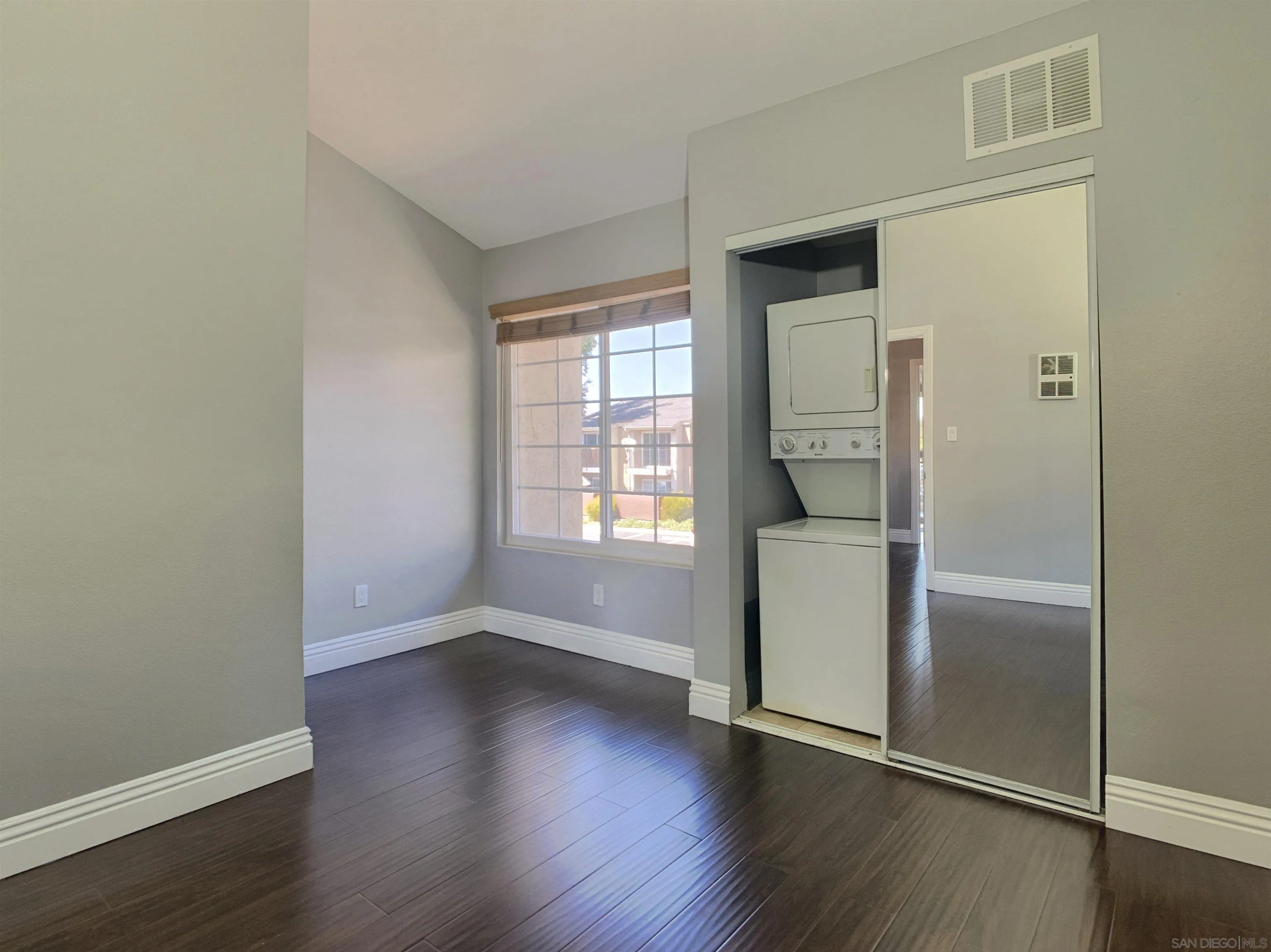 https://cdn.realtyfeed.com/cdn/127/250038103/eacbc8c3d832fe2cb48081414ff9aae4.webp