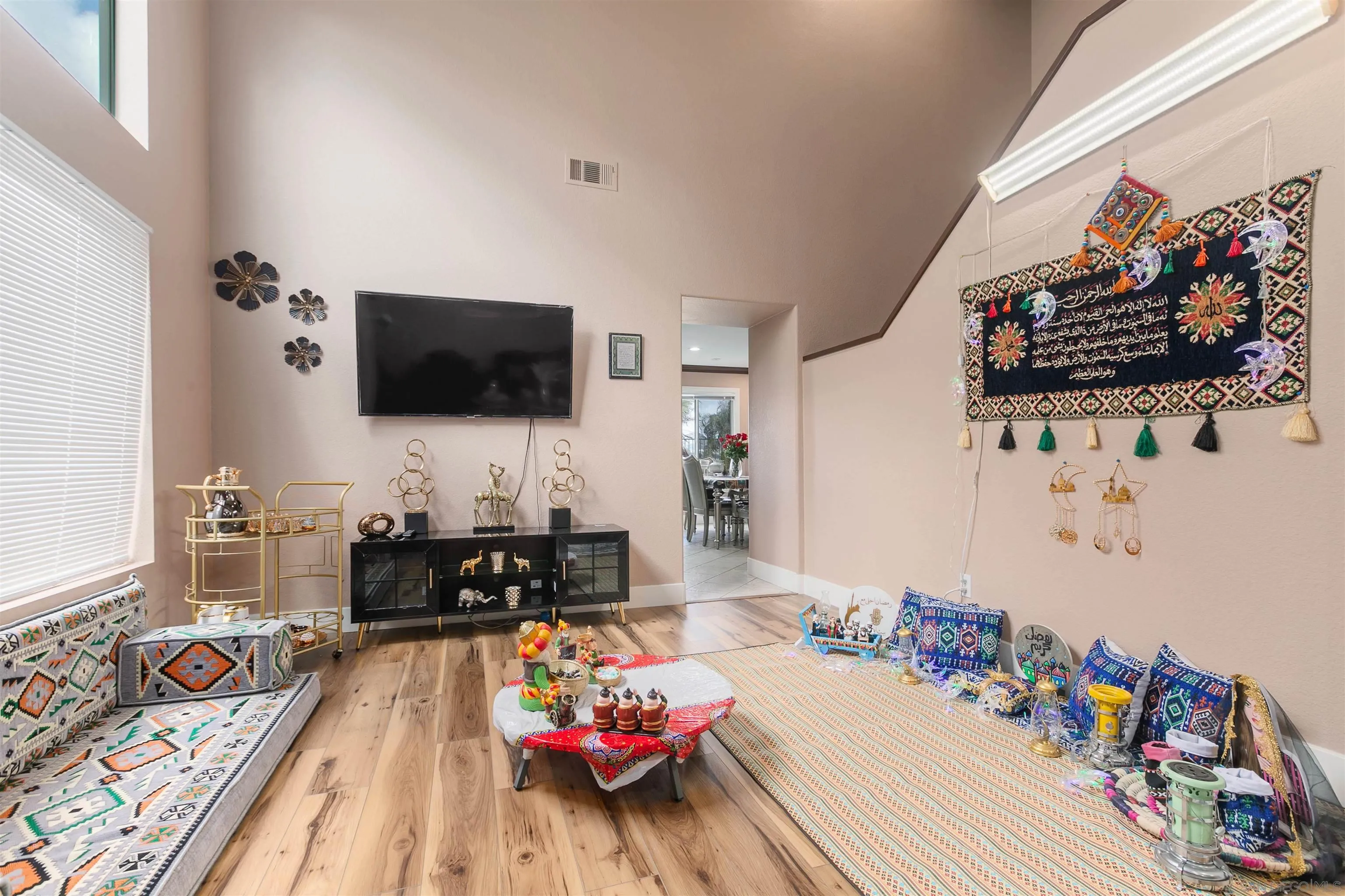 https://cdn.realtyfeed.com/cdn/127/250038106/57aba6c1a65a036525c67c14466b4a1e.webp