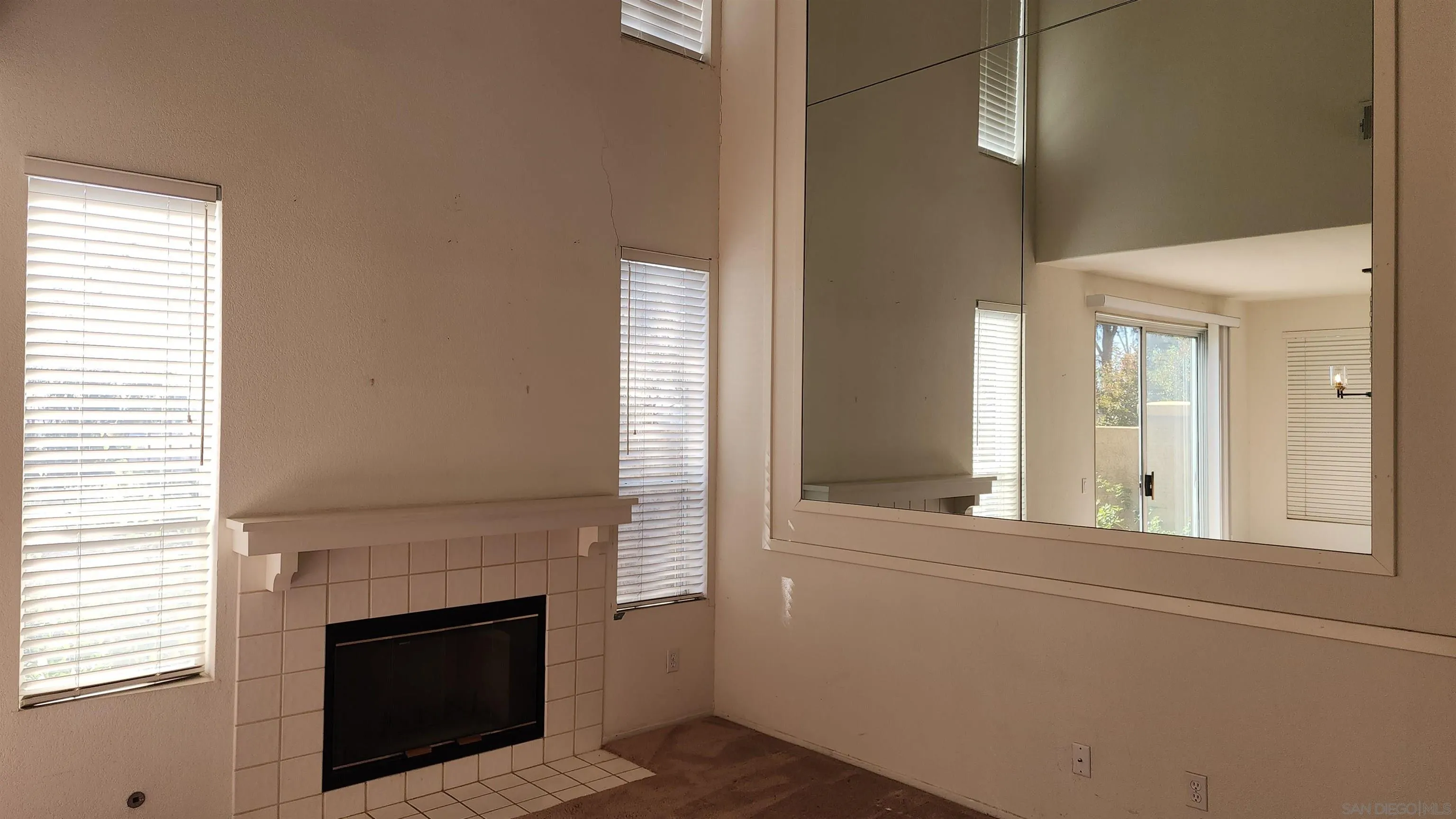 https://cdn.realtyfeed.com/cdn/127/250038109/5485089bfcd9723dfe2085a31bf52b15.webp