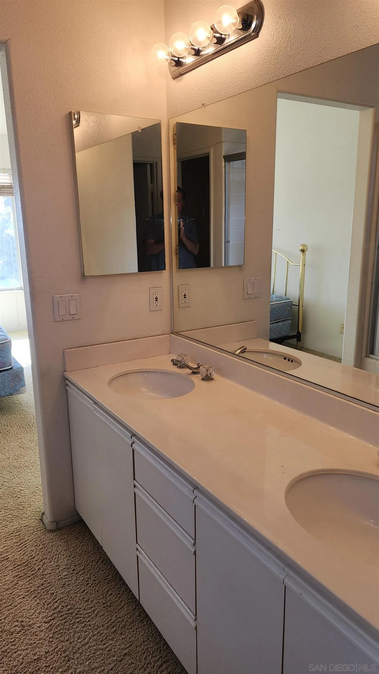 https://cdn.realtyfeed.com/cdn/127/250038109/c4656f86b772a82a2243926f76e148b4.webp