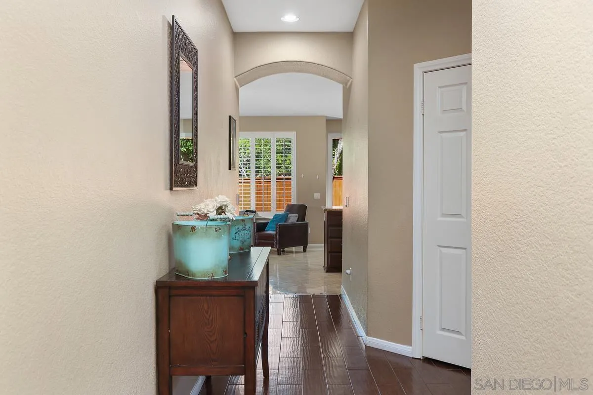 https://cdn.realtyfeed.com/cdn/127/250038111/06b7c4e5509cc0521f6001f785111400.webp