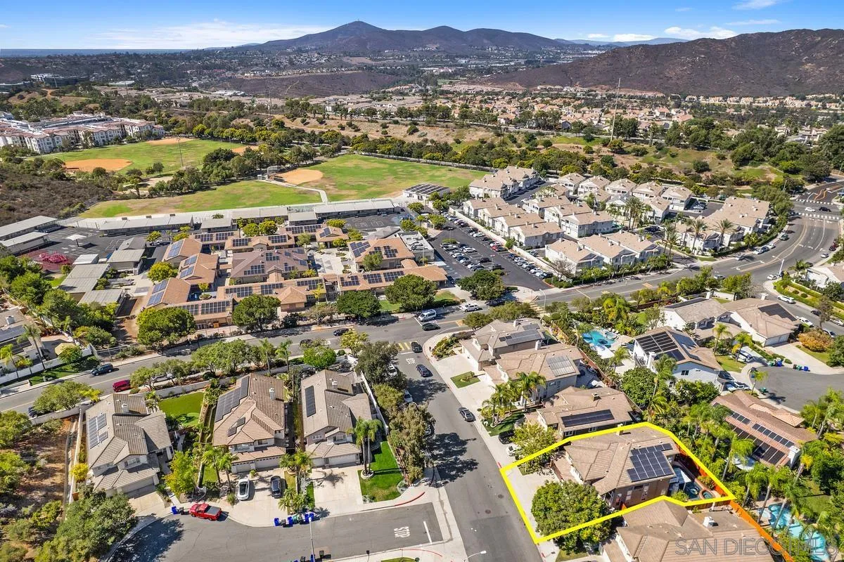 https://cdn.realtyfeed.com/cdn/127/250038111/86949da26ba9ffa33482cb39d31c640c.webp