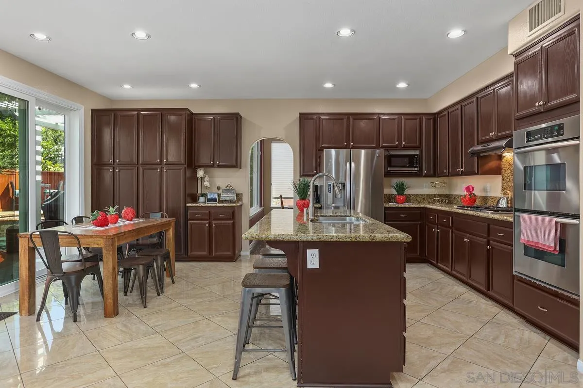 https://cdn.realtyfeed.com/cdn/127/250038111/ba3323917d180c8b30a5fe9301c39c5e.webp