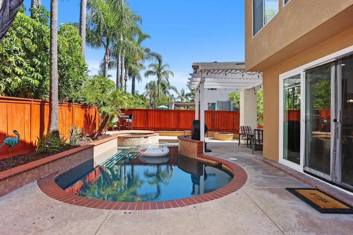 https://cdn.realtyfeed.com/cdn/127/250038111/e021fd8ffbf2db3ca7639a002b477c1f.webp