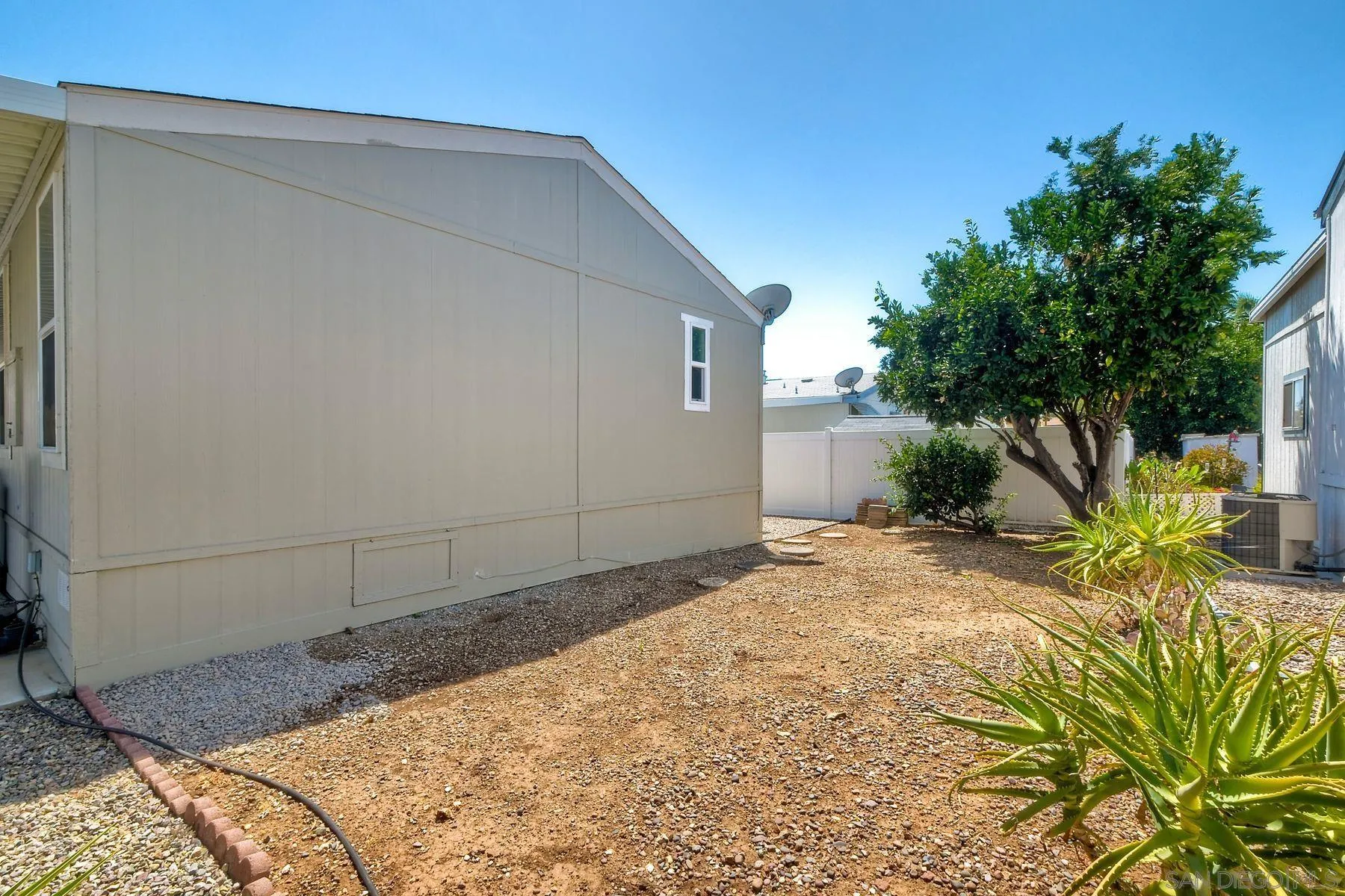 https://cdn.realtyfeed.com/cdn/127/250038113/6d38d9f8615fb94d07f8d16defcddcd5.webp