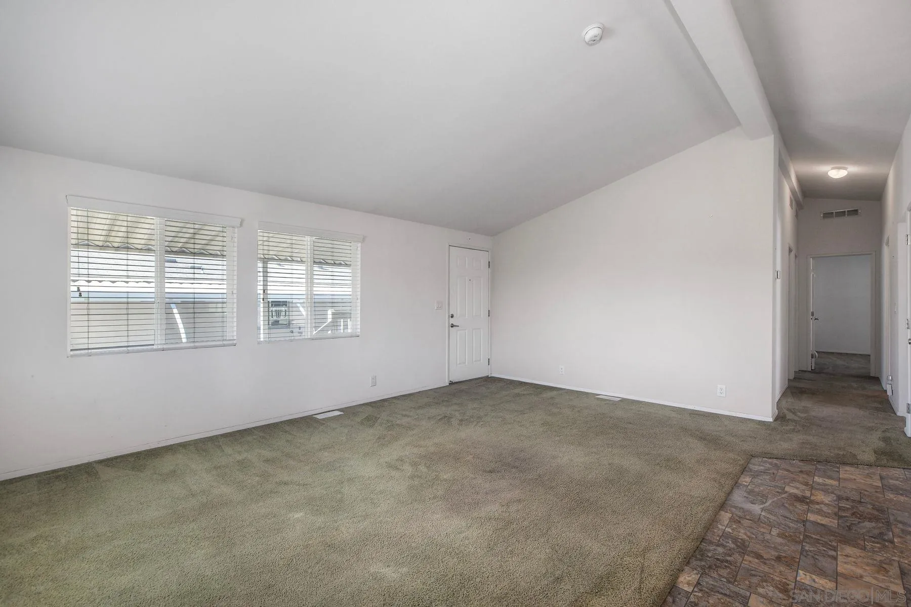 https://cdn.realtyfeed.com/cdn/127/250038113/f1168ef6ca05ec2e87cce1addeeb24b7.webp