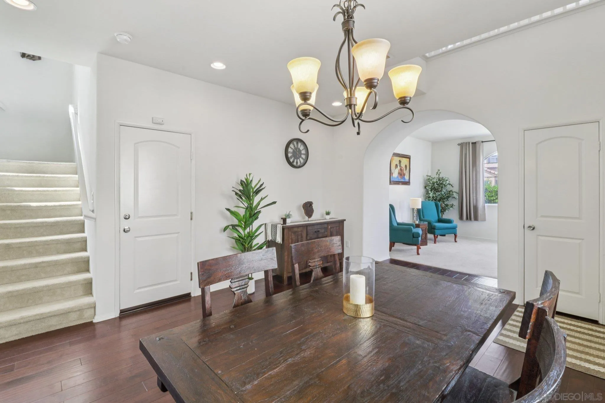 https://cdn.realtyfeed.com/cdn/127/250038117/4c61055a9c12eee1e4cbfd6231c39e59.webp