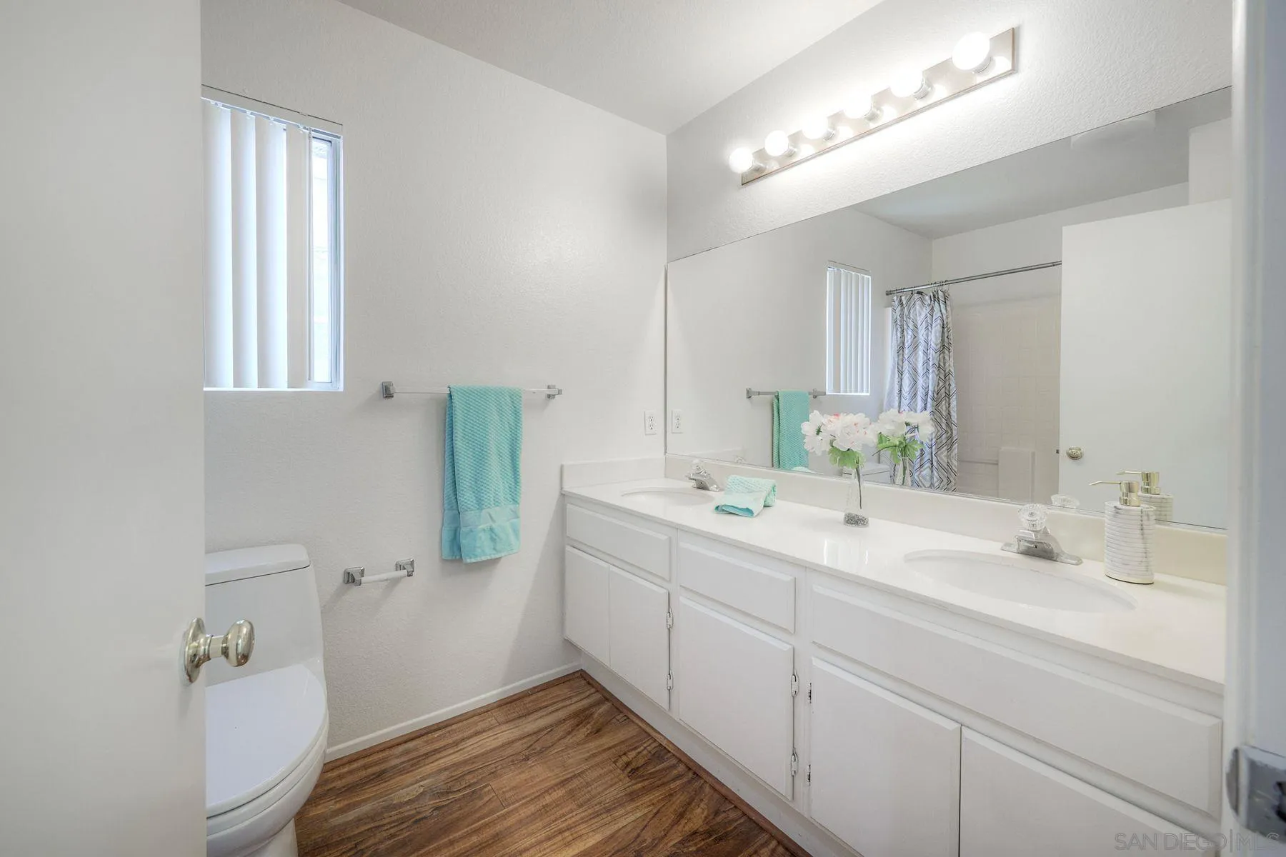 https://cdn.realtyfeed.com/cdn/127/250038118/2ff6136b89d5bf7557ac80eb83a68c7c.webp