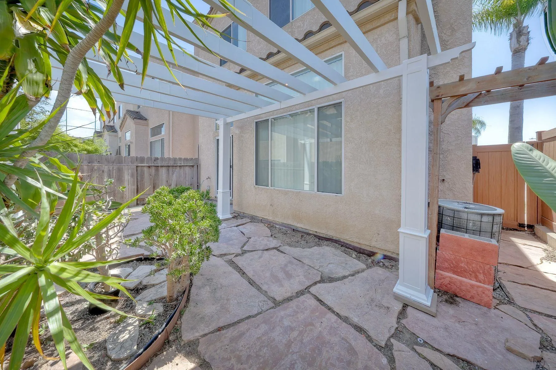 https://cdn.realtyfeed.com/cdn/127/250038118/8d01ed6949073495dd07d2c8d1111aa6.webp