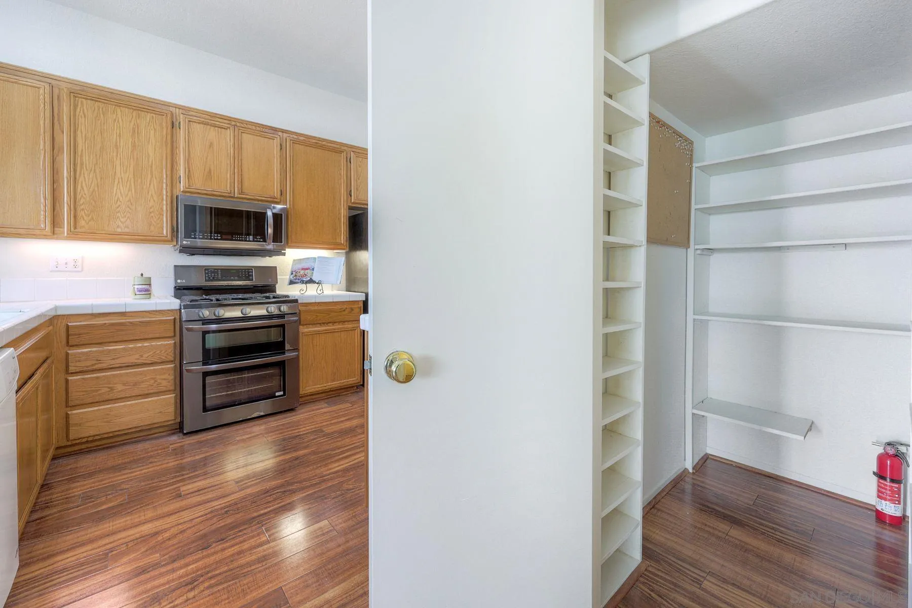 https://cdn.realtyfeed.com/cdn/127/250038118/ecbb994a9d1f4d443c87e9d79ea531a3.webp