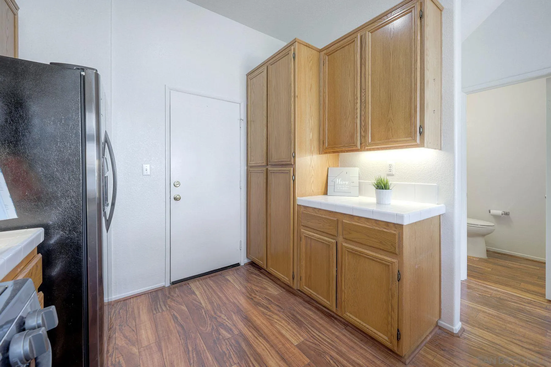 https://cdn.realtyfeed.com/cdn/127/250038118/f136f56a84dfdc9b019da962991e99d0.webp