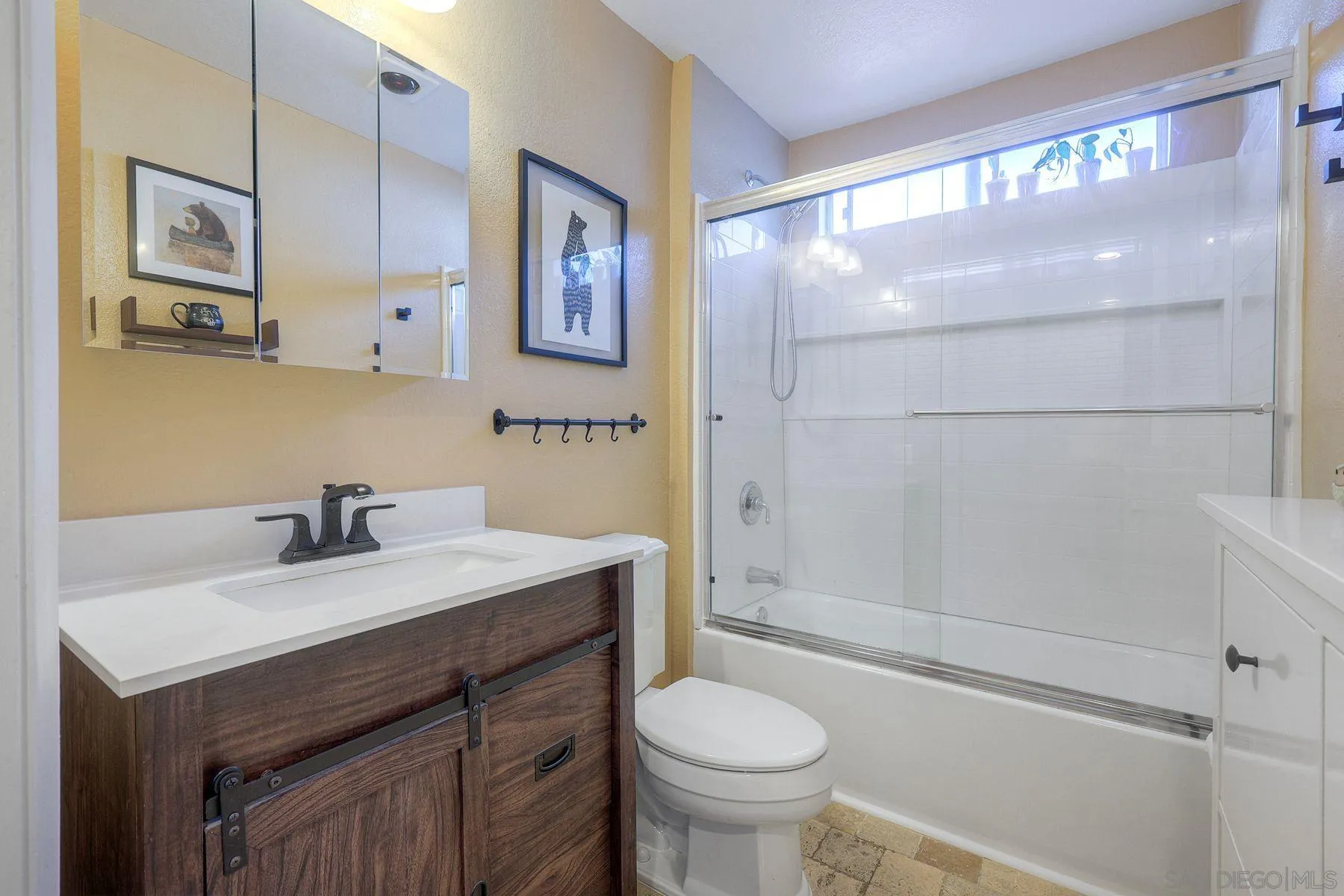 https://cdn.realtyfeed.com/cdn/127/250038120/8259ee6764400d5cef17f33af4b47d68.webp