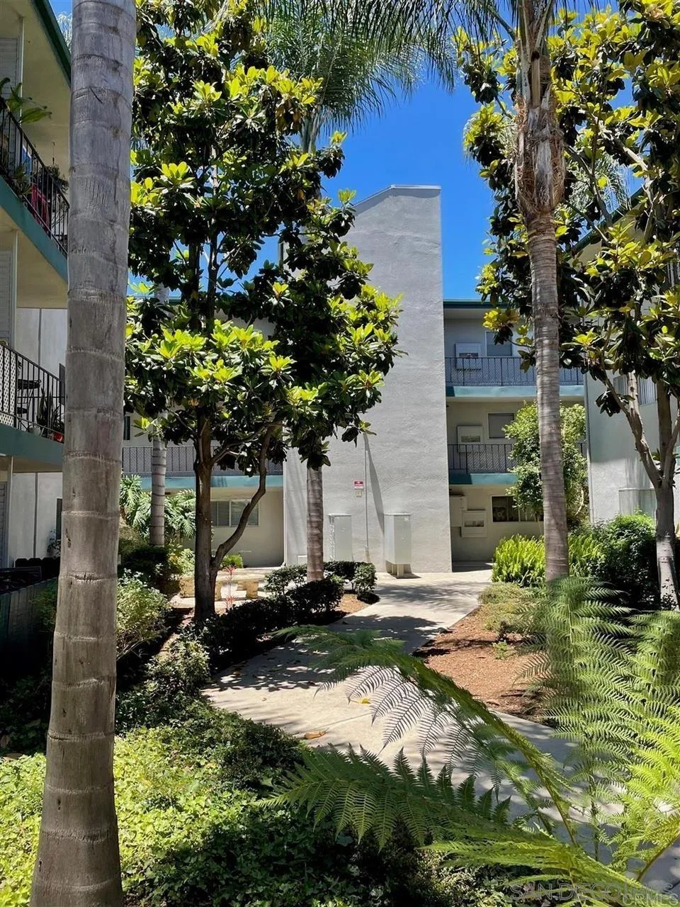 https://cdn.realtyfeed.com/cdn/127/250038122/769587d5f5b6d697b765eb054489cf35.webp