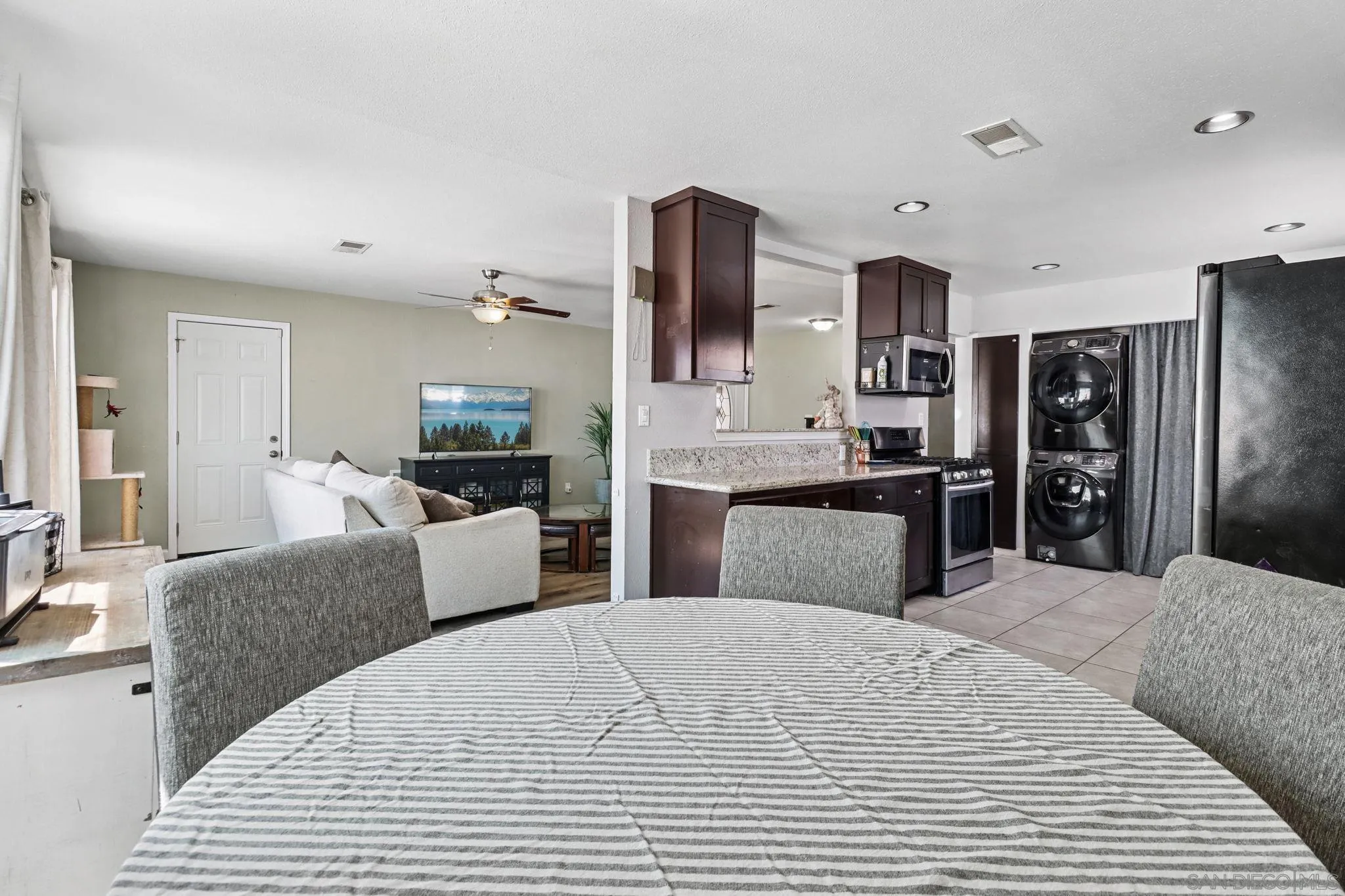 https://cdn.realtyfeed.com/cdn/127/250038124/16cb9fbde7ac633485ab8699e0eeb3db.webp