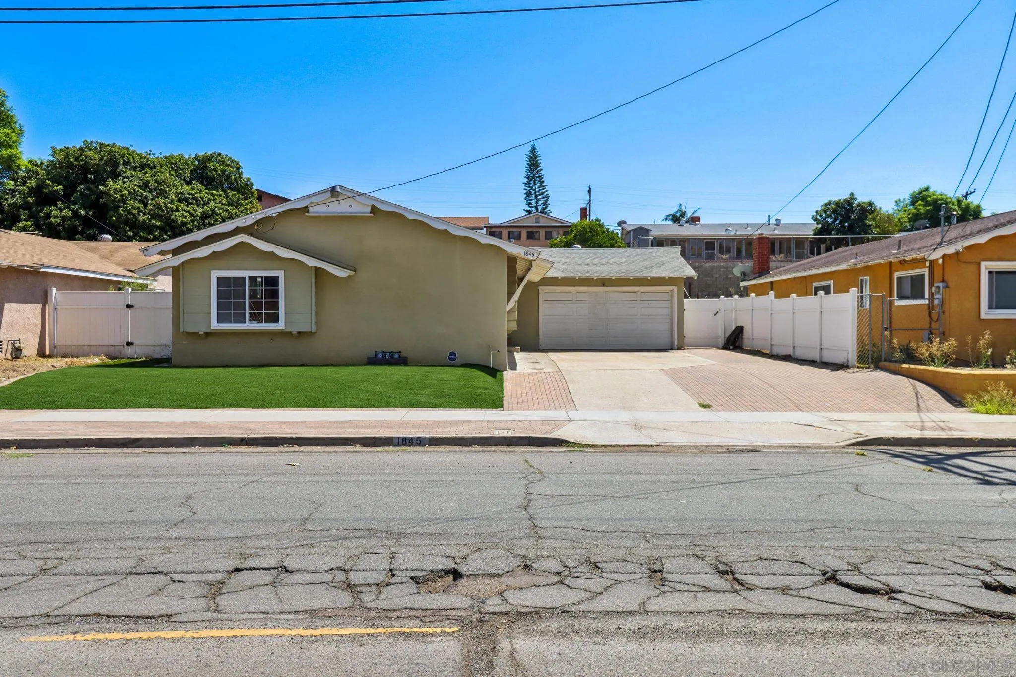 https://cdn.realtyfeed.com/cdn/127/250038124/1d81e08cc8756634a59c4c659f18e612.webp