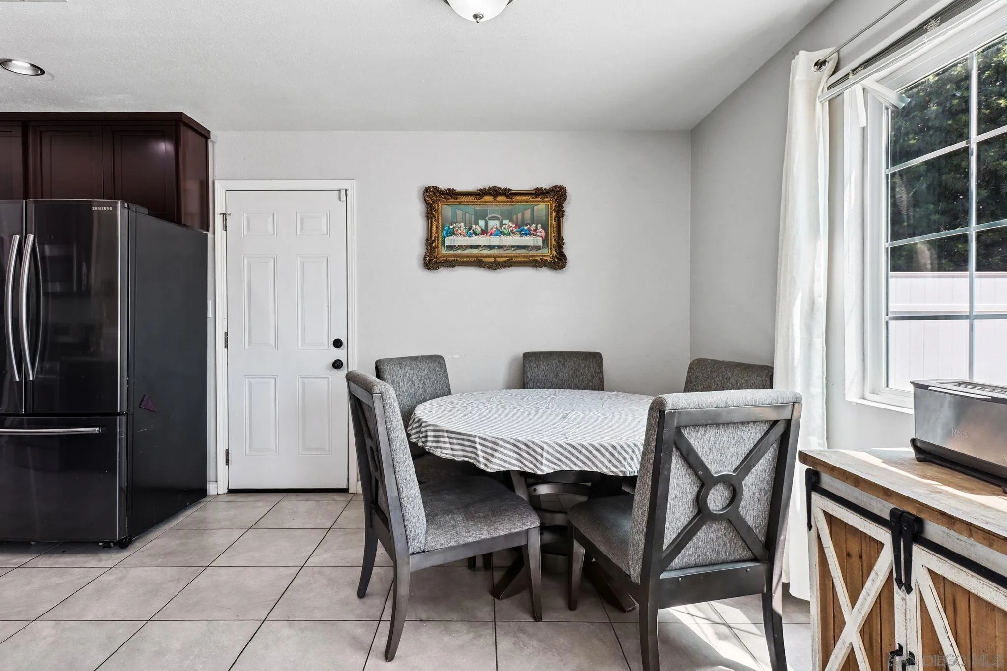 https://cdn.realtyfeed.com/cdn/127/250038124/5934d9663371acb36fdae924fbda1064.webp