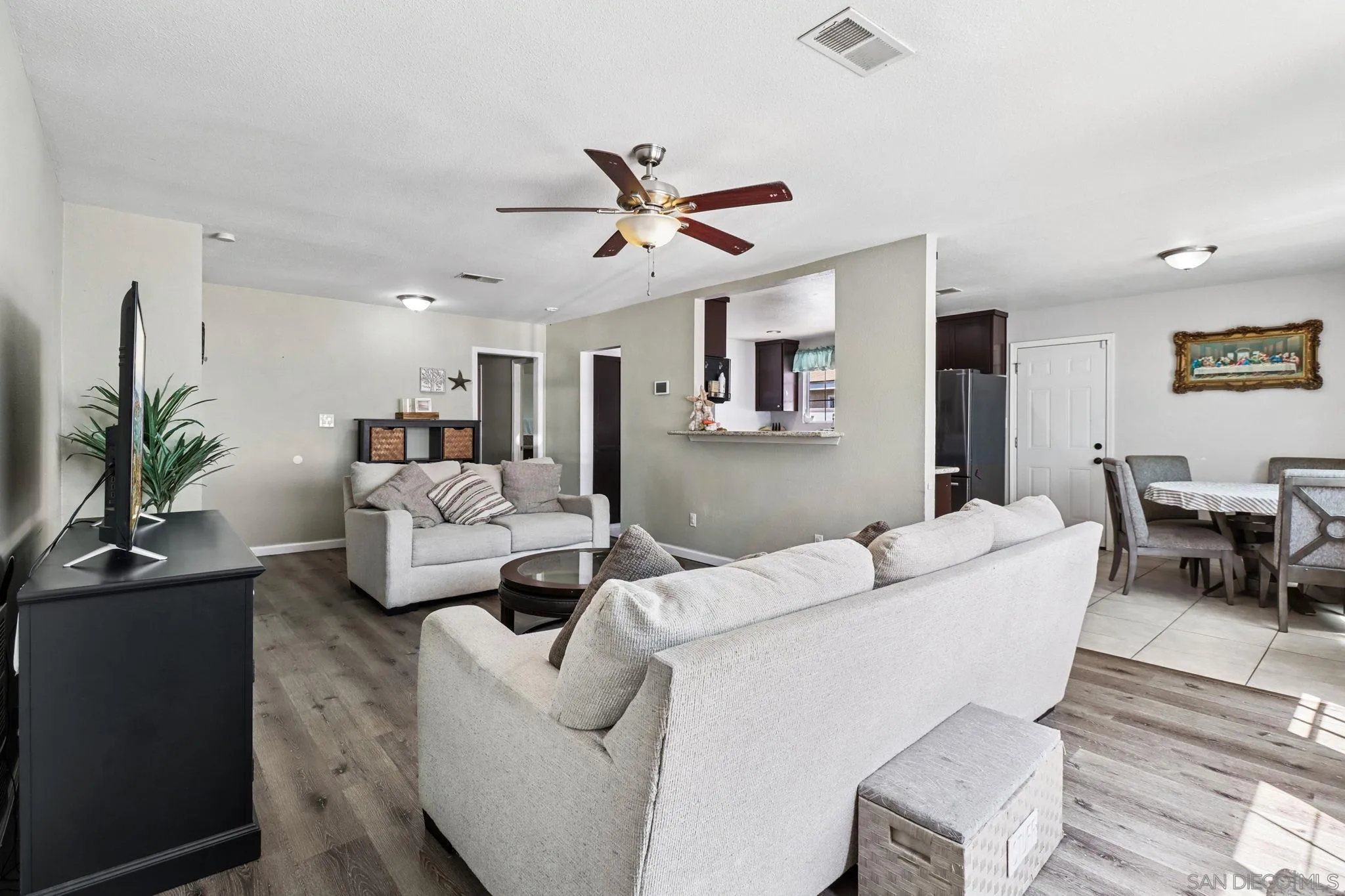 https://cdn.realtyfeed.com/cdn/127/250038124/f58c767094714c322c221b3cfd6c9d2f.webp