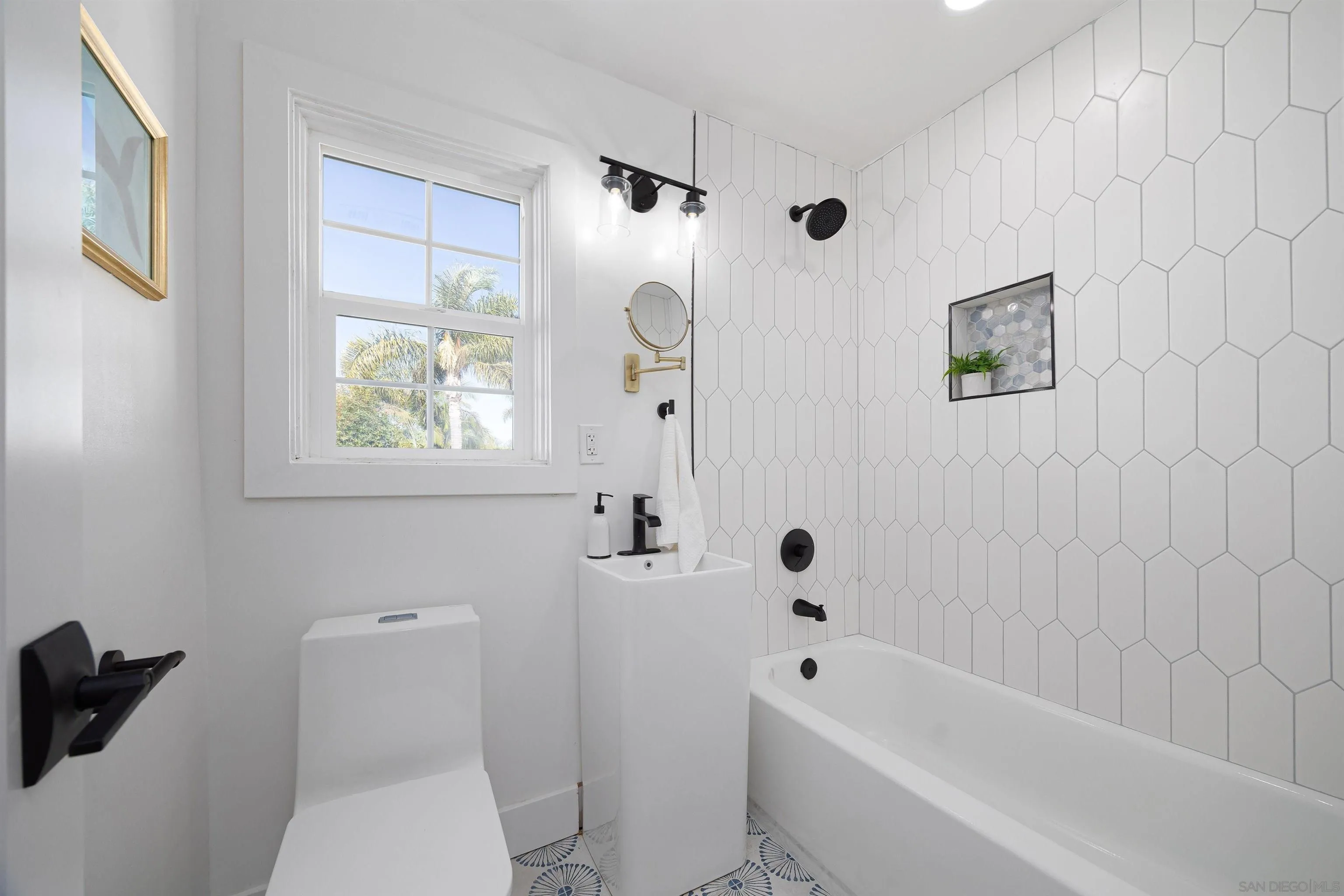 https://cdn.realtyfeed.com/cdn/127/250038125/5d6fcc8a3dc541887a860d914d303dcc.webp