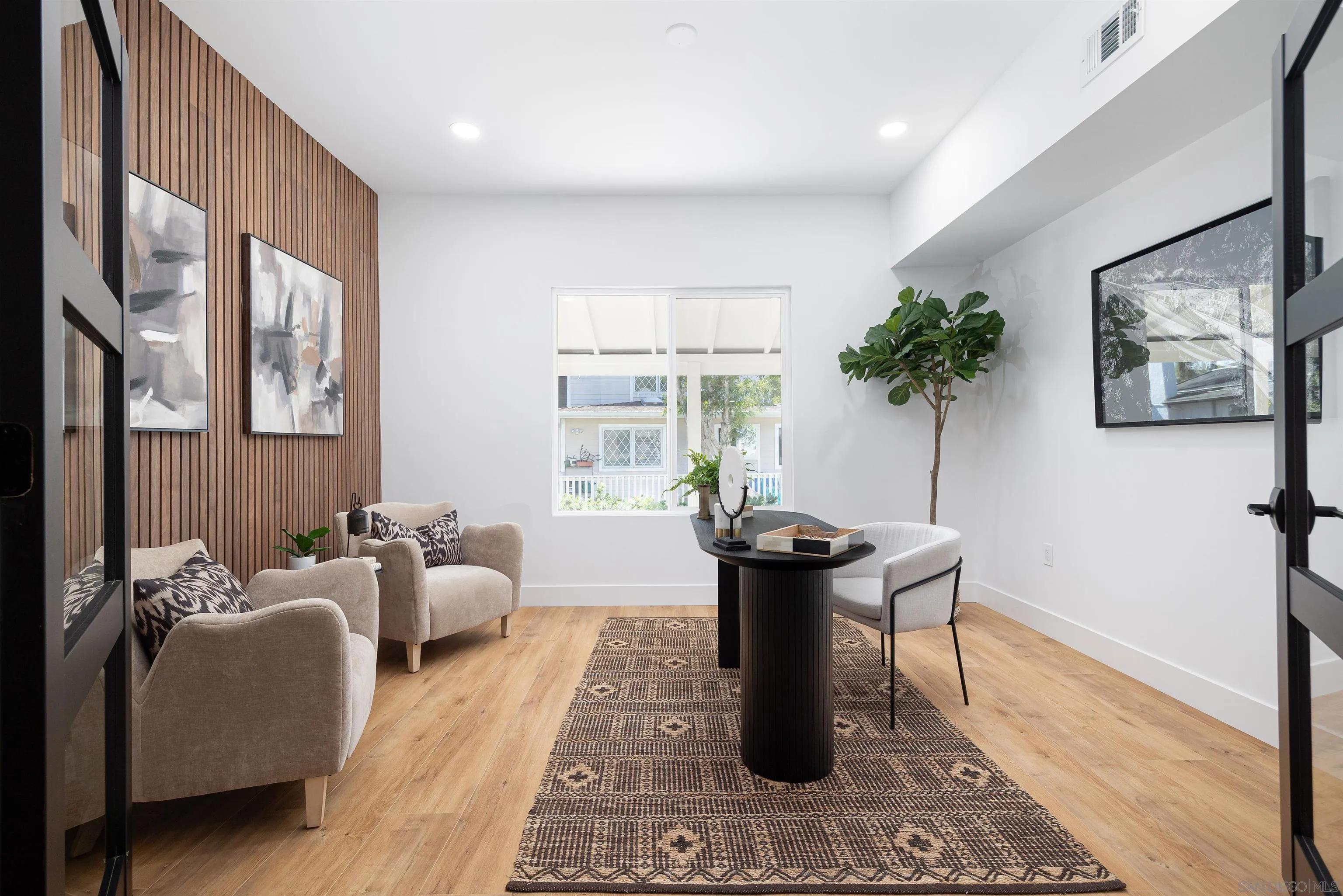 https://cdn.realtyfeed.com/cdn/127/250038125/7946564478f0e9cf56bb16fb2859bb21.webp