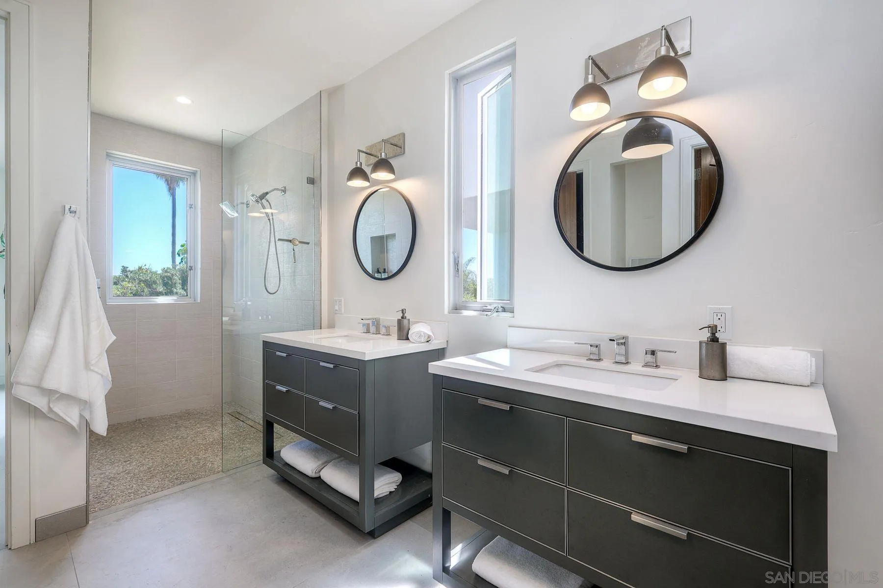 https://cdn.realtyfeed.com/cdn/127/250038126/5eba47c668248296b106723c20b297fd.webp