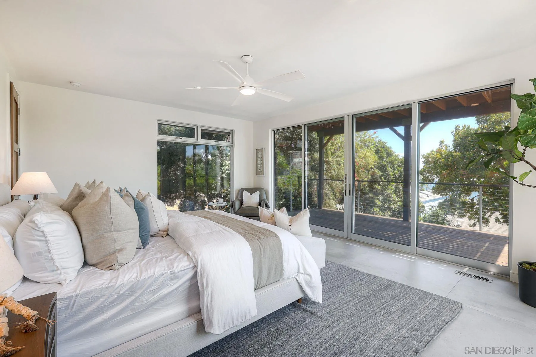 https://cdn.realtyfeed.com/cdn/127/250038126/9e57abcf15b0c3a427d9db889825a04a.webp