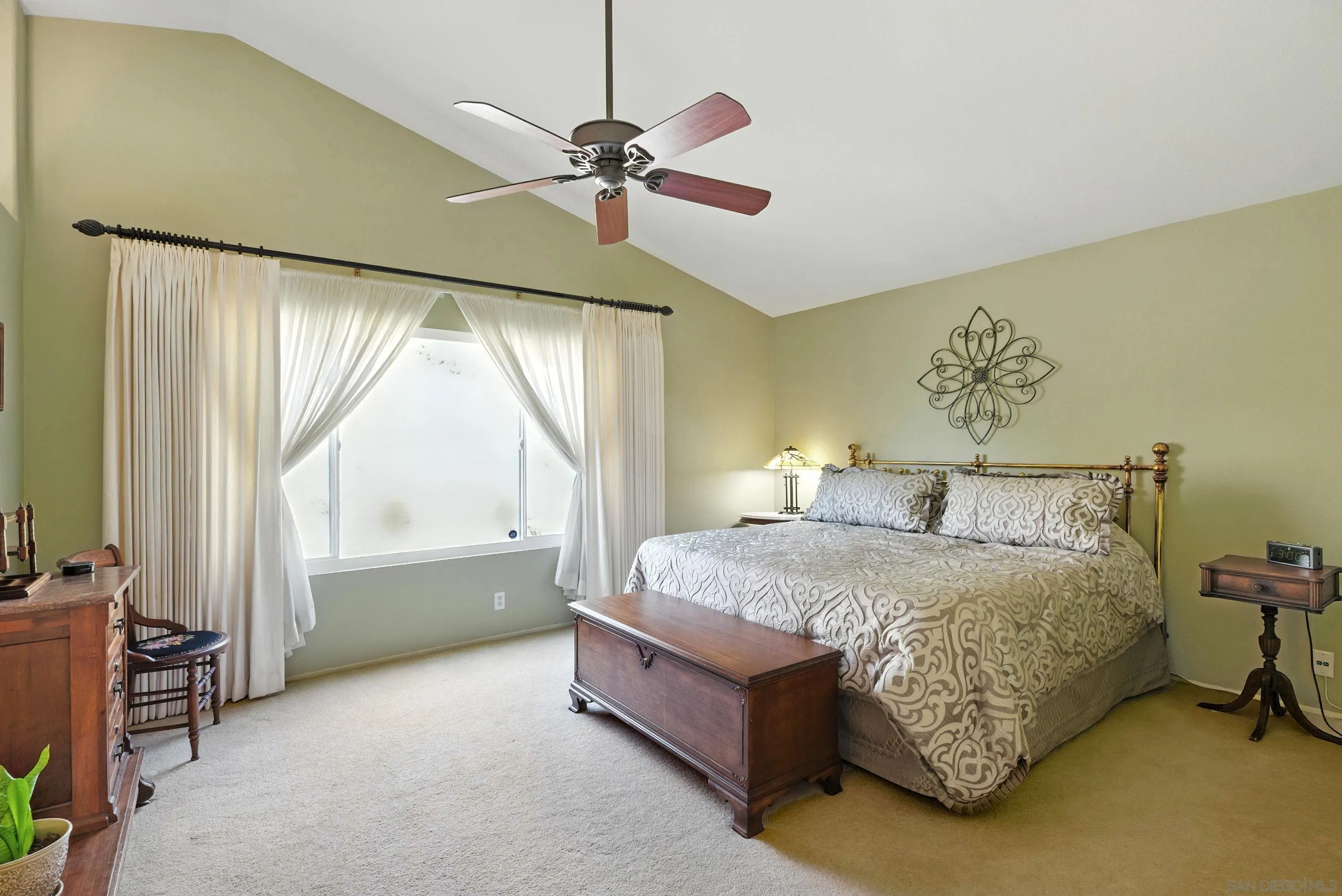 https://cdn.realtyfeed.com/cdn/127/250038127/08186d0233cb10477af9bacf3c8e7215.webp
