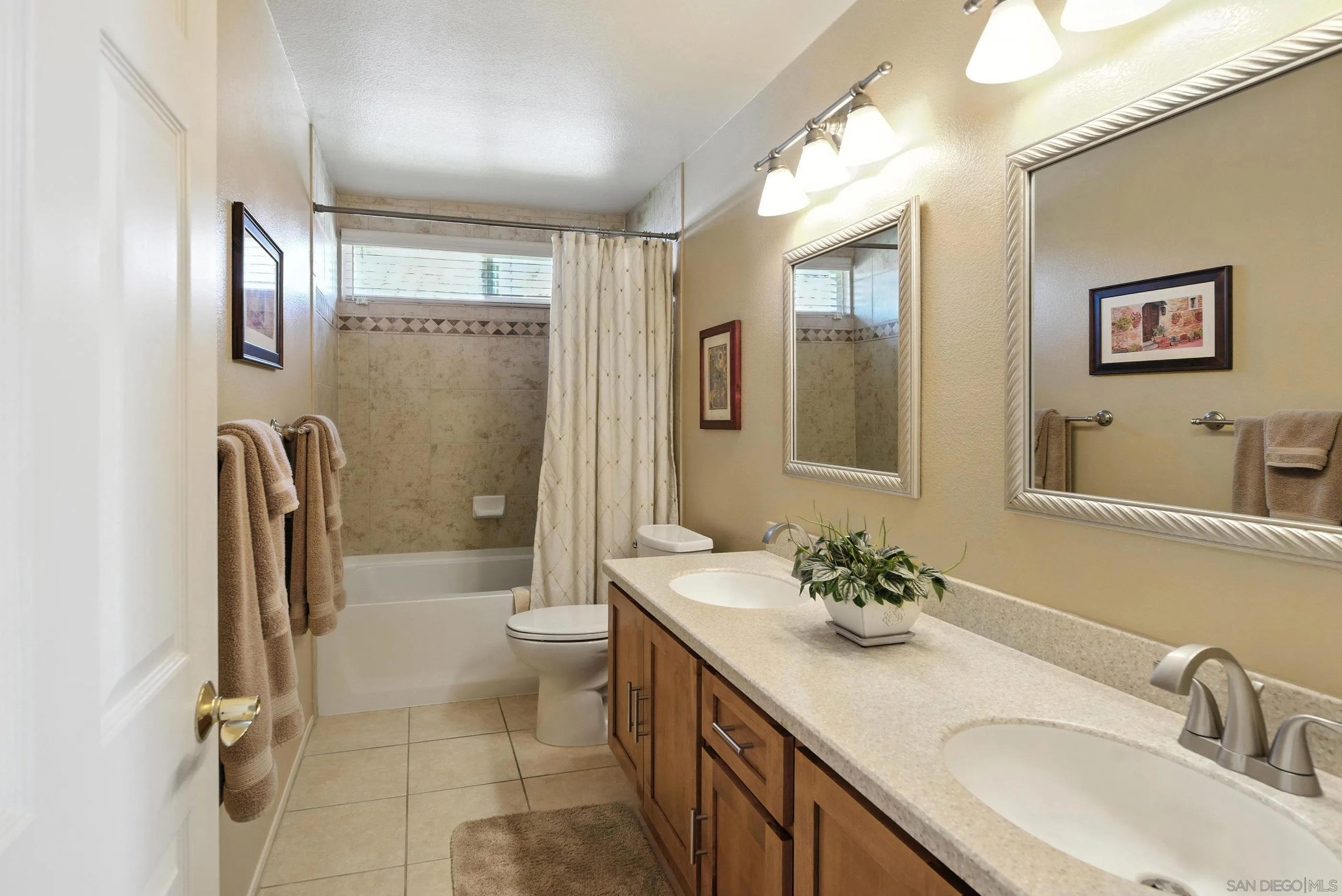 https://cdn.realtyfeed.com/cdn/127/250038127/243ca267e6a4bc22a7920c8546db7f90.webp