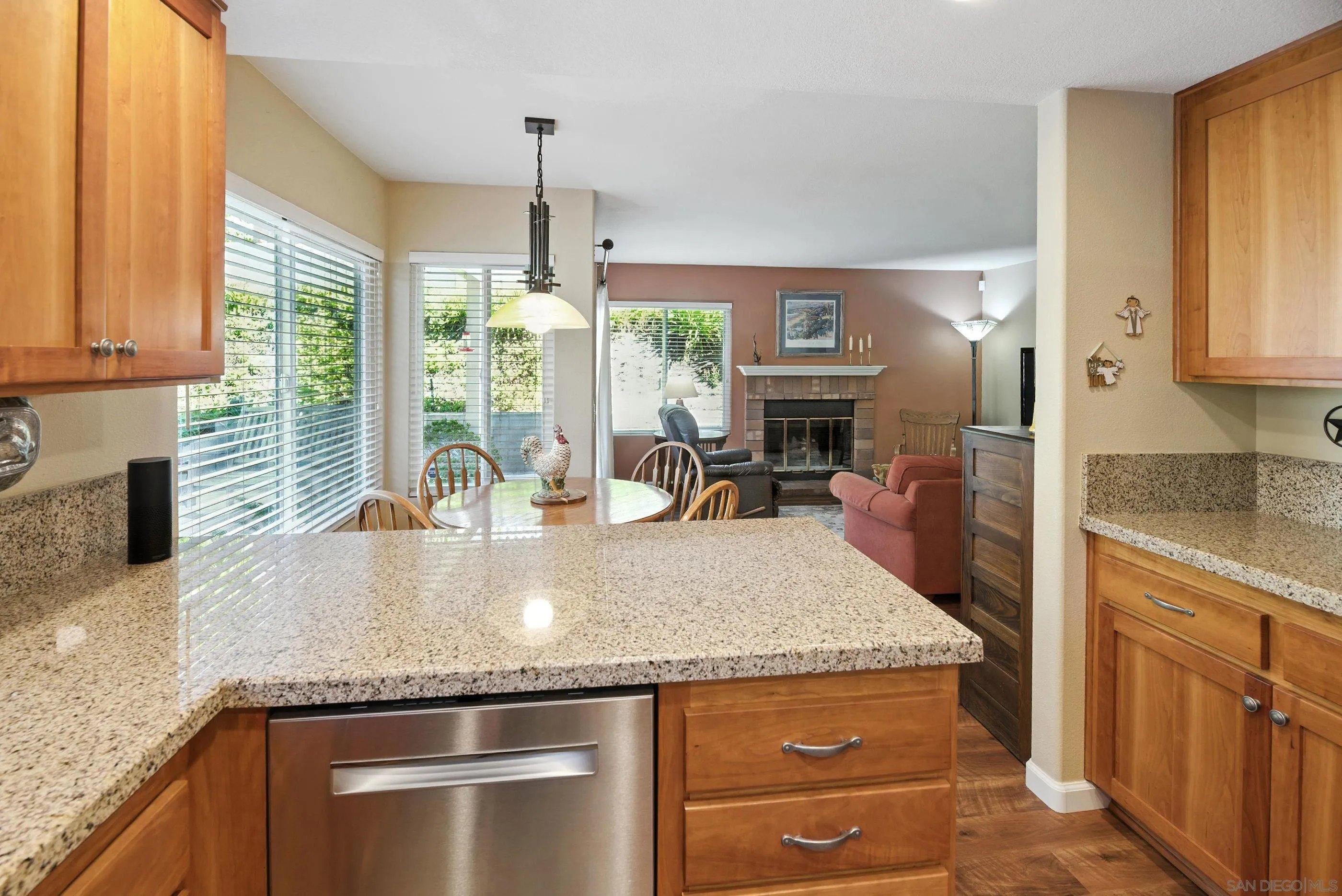 https://cdn.realtyfeed.com/cdn/127/250038127/8bf2d0e64303976f393783f8b3d8e5c2.webp