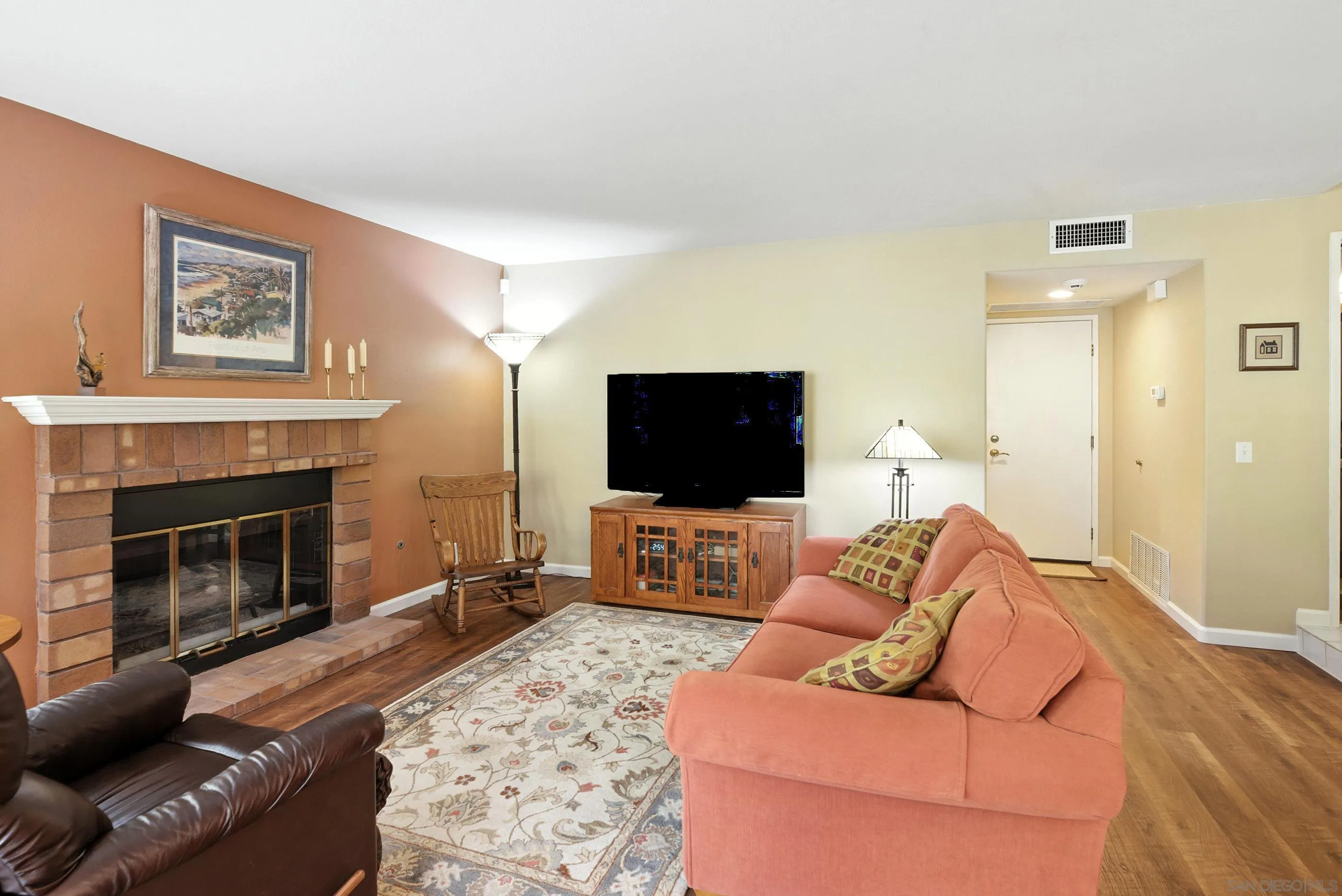 https://cdn.realtyfeed.com/cdn/127/250038127/cea42e2df19d611aa48a0dd5ee15ce0a.webp