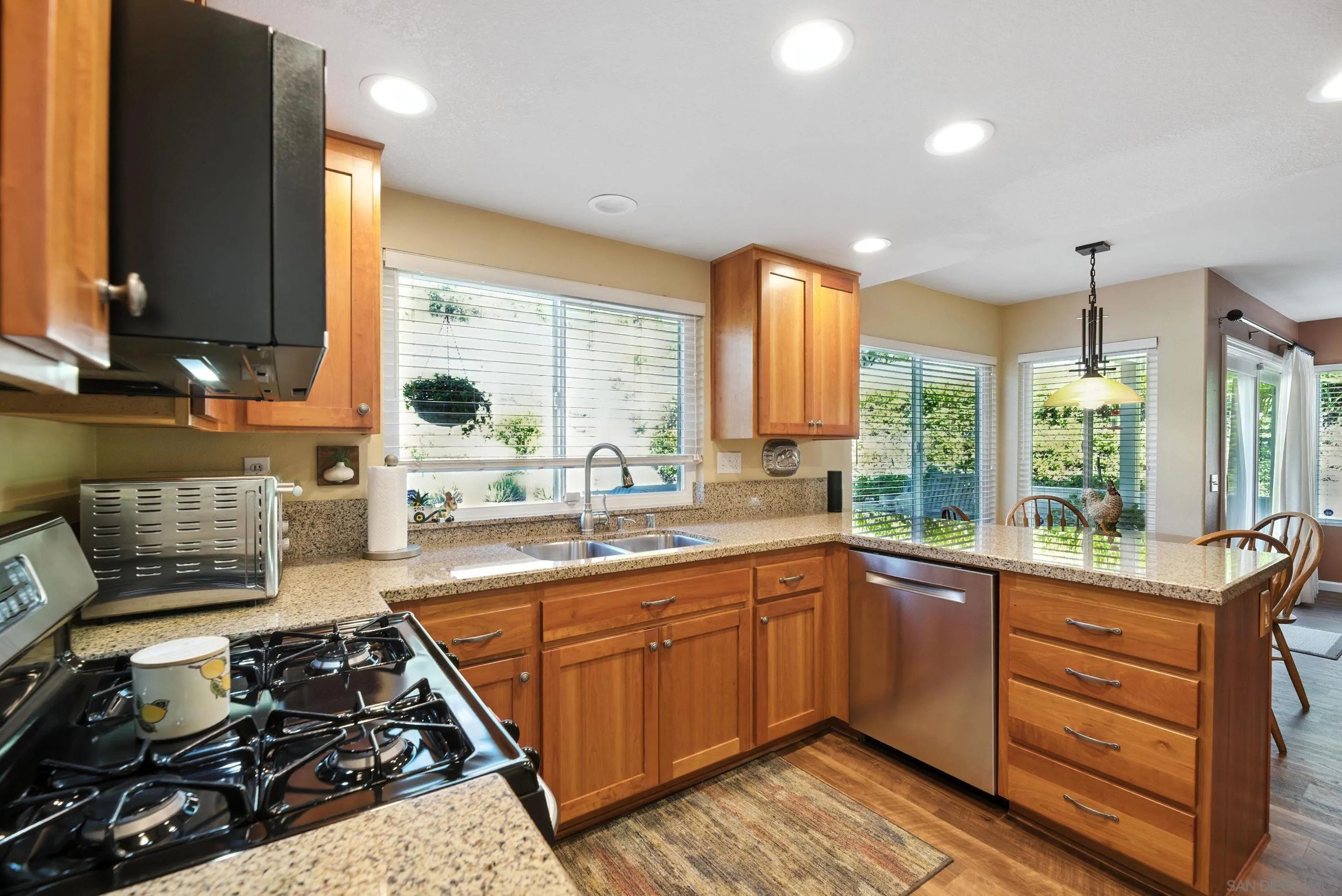 https://cdn.realtyfeed.com/cdn/127/250038127/fd8bd9f460345b14cd491da5605b106c.webp