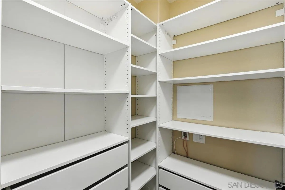 https://cdn.realtyfeed.com/cdn/127/250038129/9ba048cdf62a85ff2dd0ade3a123c8e7.webp