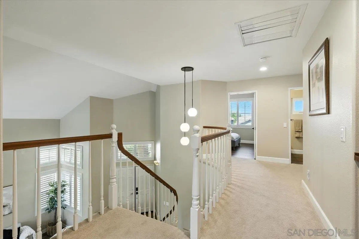 https://cdn.realtyfeed.com/cdn/127/250038129/a732f911d2b4bc2e0dcc8ac35398a0dc.webp