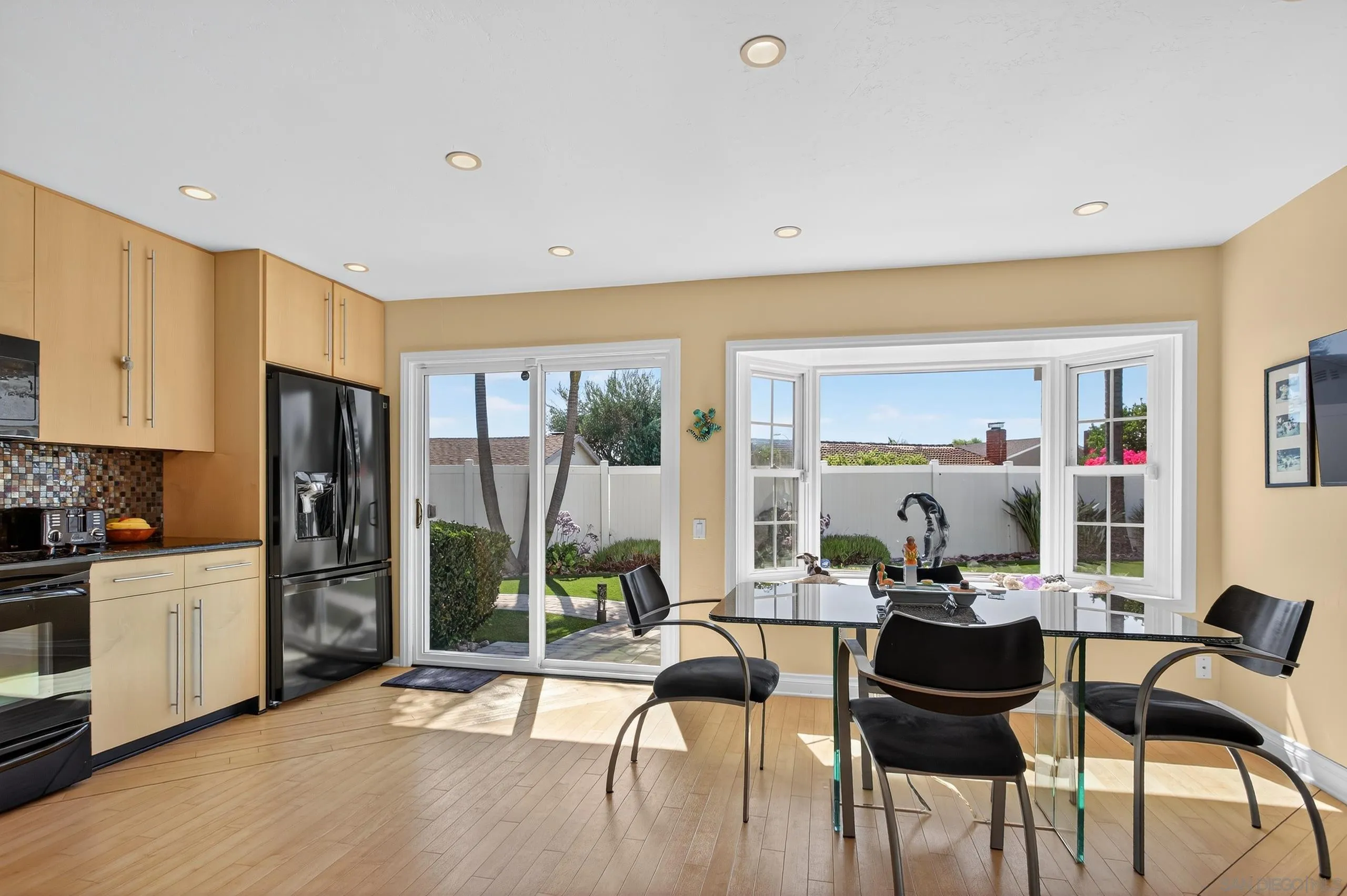 https://cdn.realtyfeed.com/cdn/127/250038133/06207f90bf92f2e0140041173cd03a3d.webp