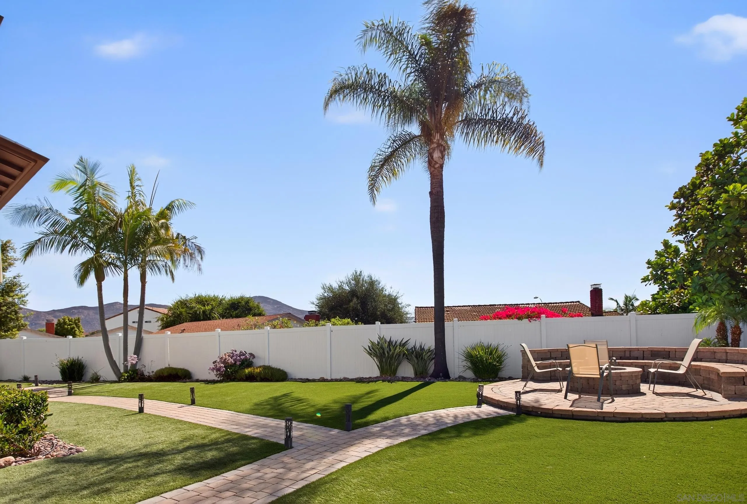 https://cdn.realtyfeed.com/cdn/127/250038133/0948cf26d567c2dd7ed40d1ccce80674.webp