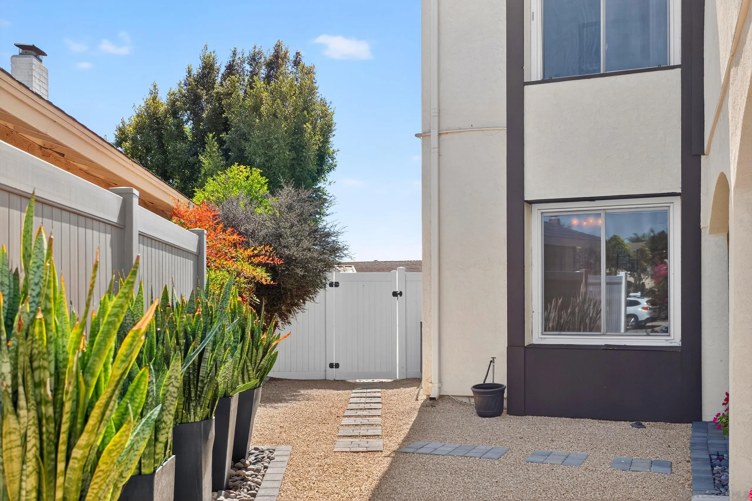https://cdn.realtyfeed.com/cdn/127/250038133/4edc3801f58888446ea0833484a2a303.webp