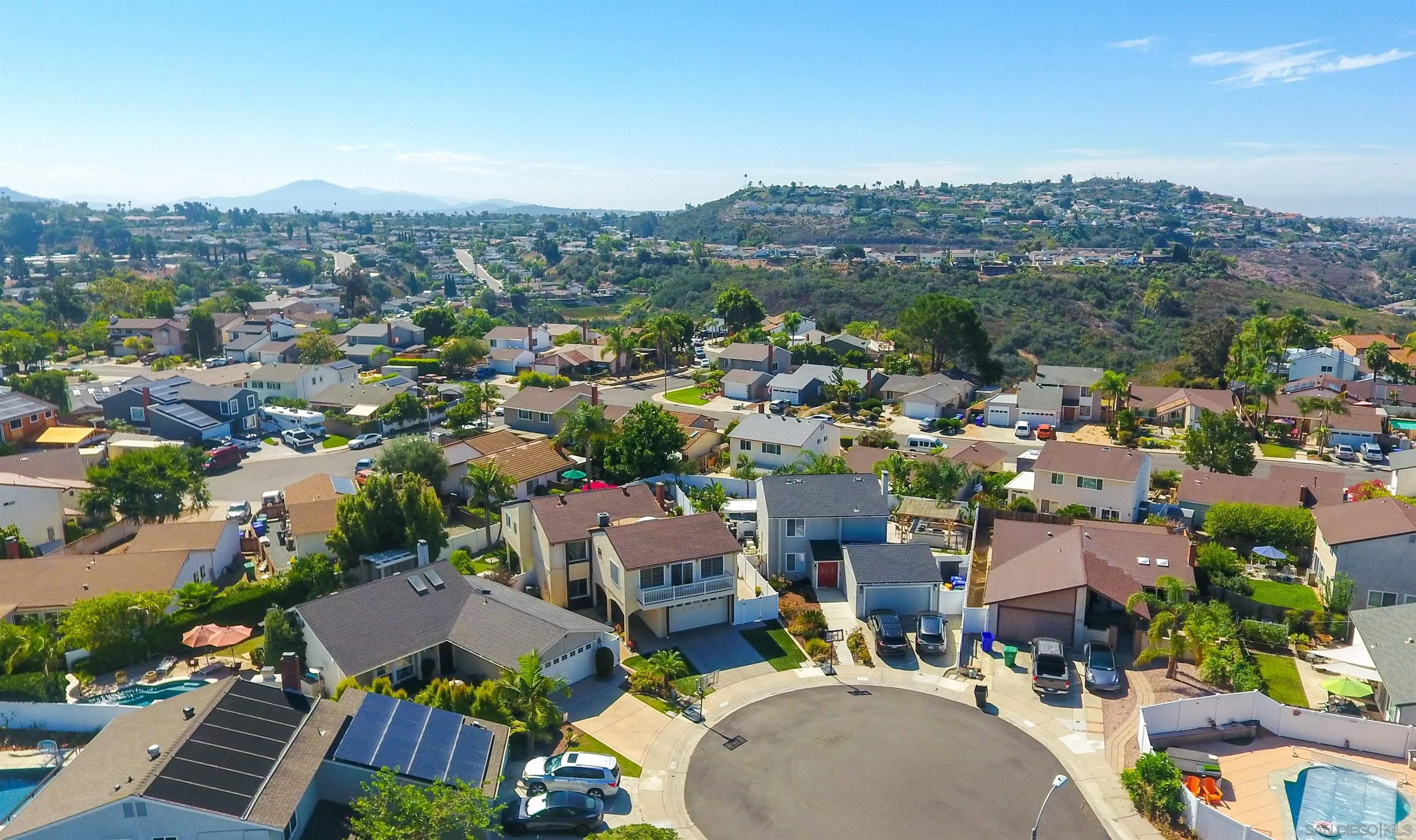 https://cdn.realtyfeed.com/cdn/127/250038133/9f81ea1112f520104f996bce2352d7e3.webp