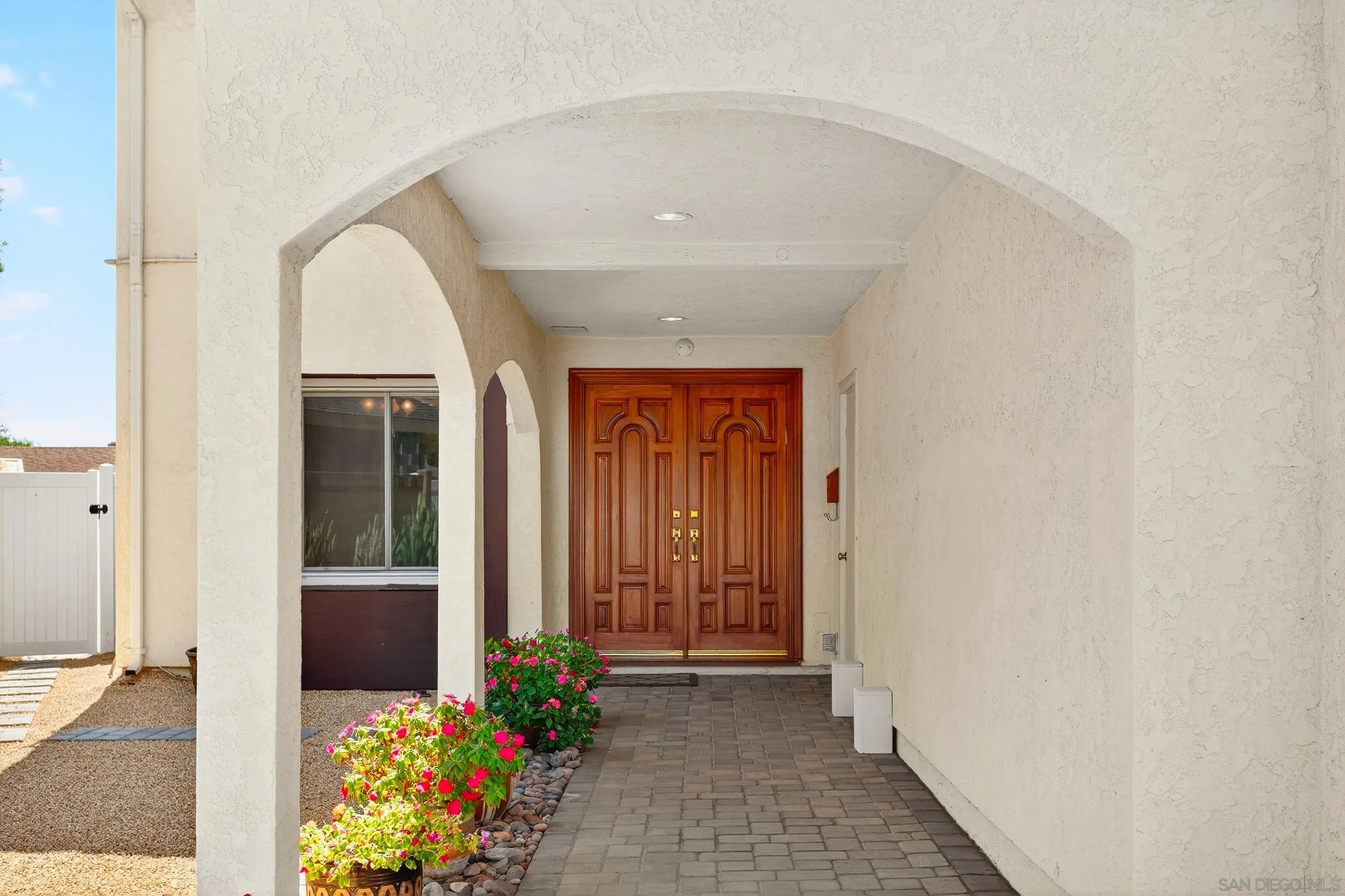 https://cdn.realtyfeed.com/cdn/127/250038133/a8be6b046f12fb208c1c3ac276f65a55.webp