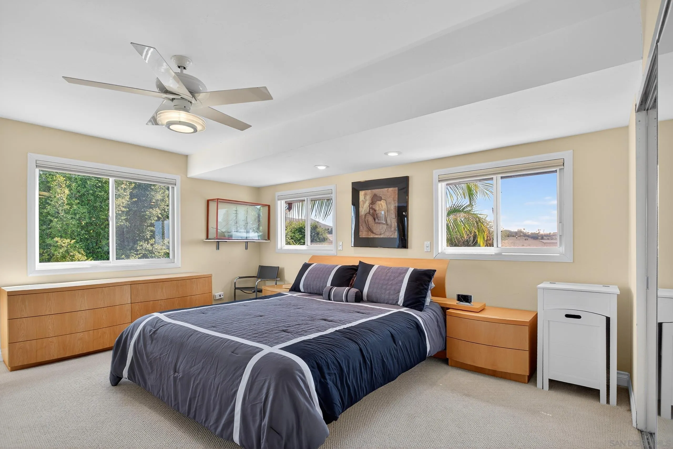 https://cdn.realtyfeed.com/cdn/127/250038133/ba4ab53d2842de95f6c51c3fc94d96d8.webp