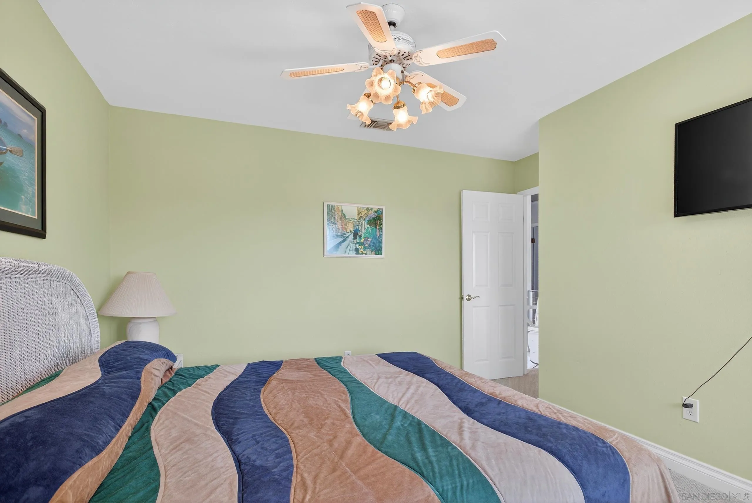 https://cdn.realtyfeed.com/cdn/127/250038133/d112f94e5330883bdb82a7779034f990.webp
