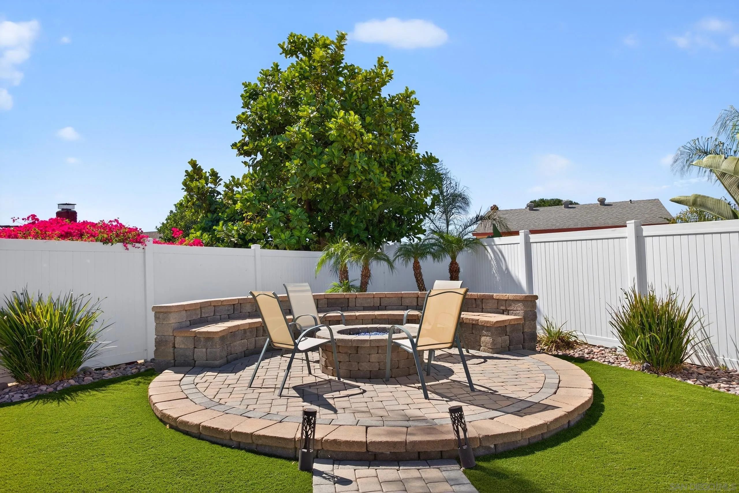 https://cdn.realtyfeed.com/cdn/127/250038133/e42286850db39cafb333950b66e545c4.webp