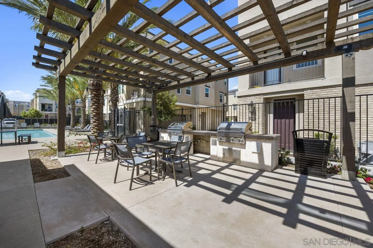 https://cdn.realtyfeed.com/cdn/127/250038137/21ee4110ec7deeee4b72ba232b7a83d0.webp